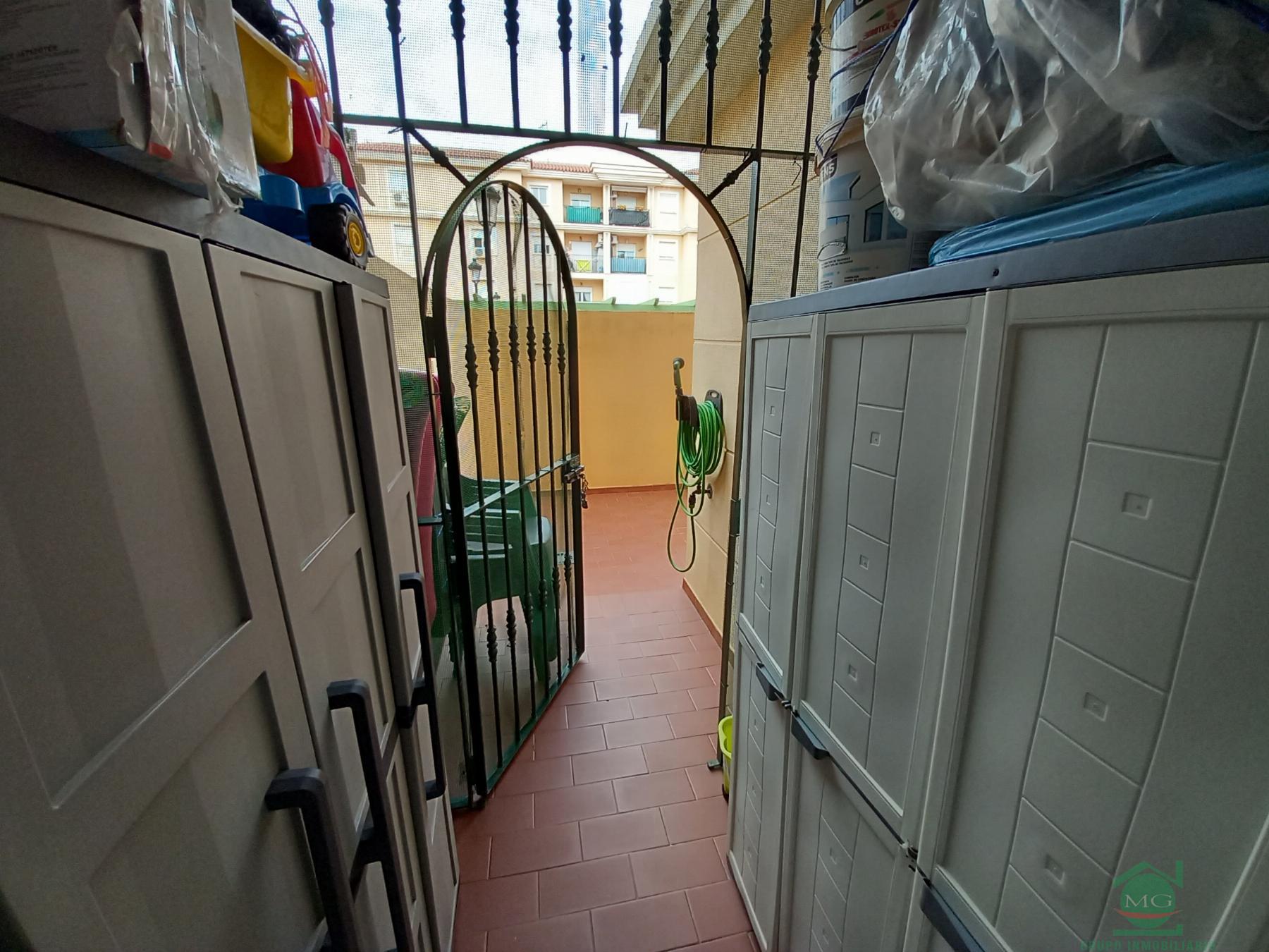 For sale of flat in Puente Mayorga