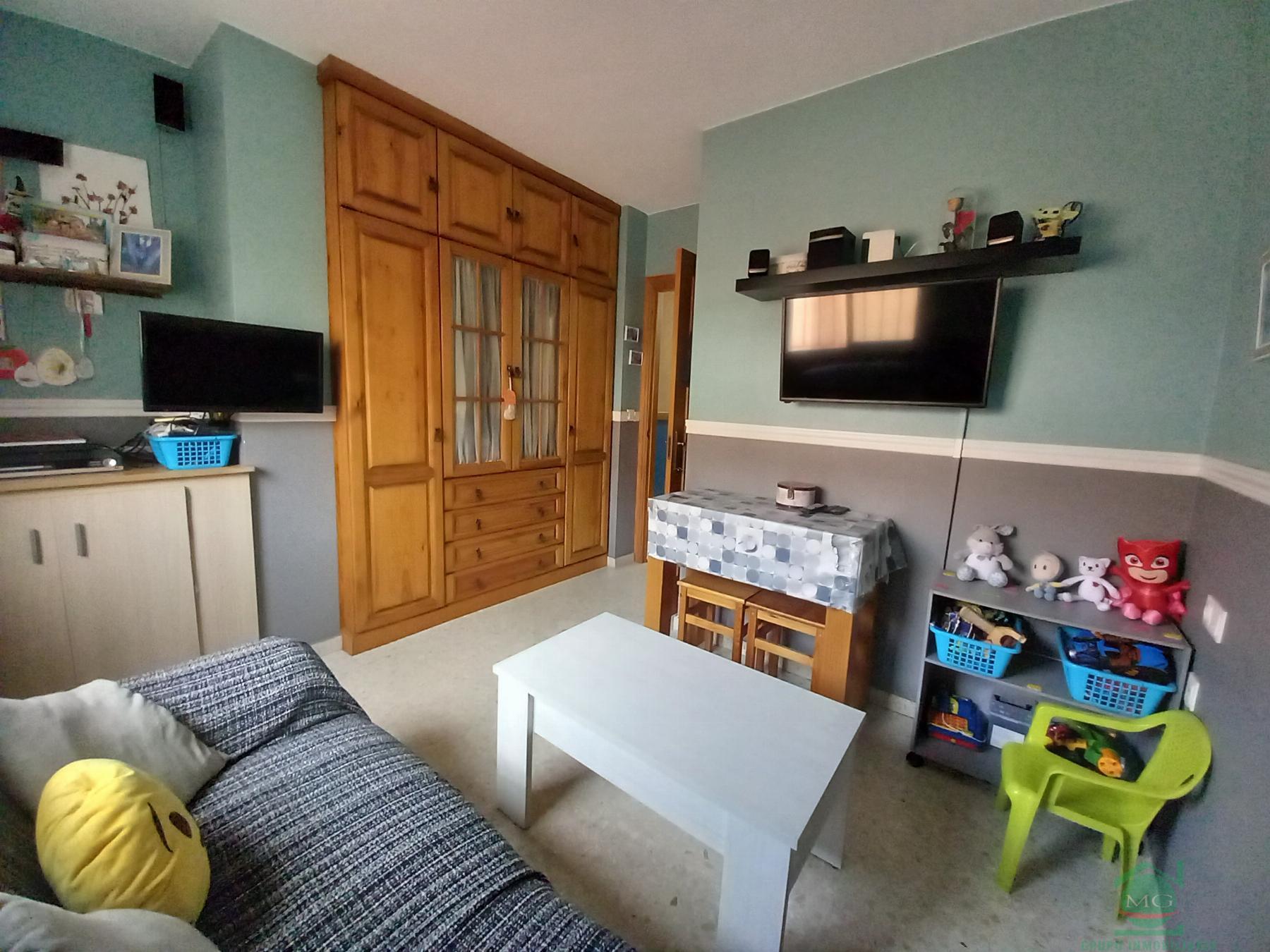For sale of flat in Puente Mayorga