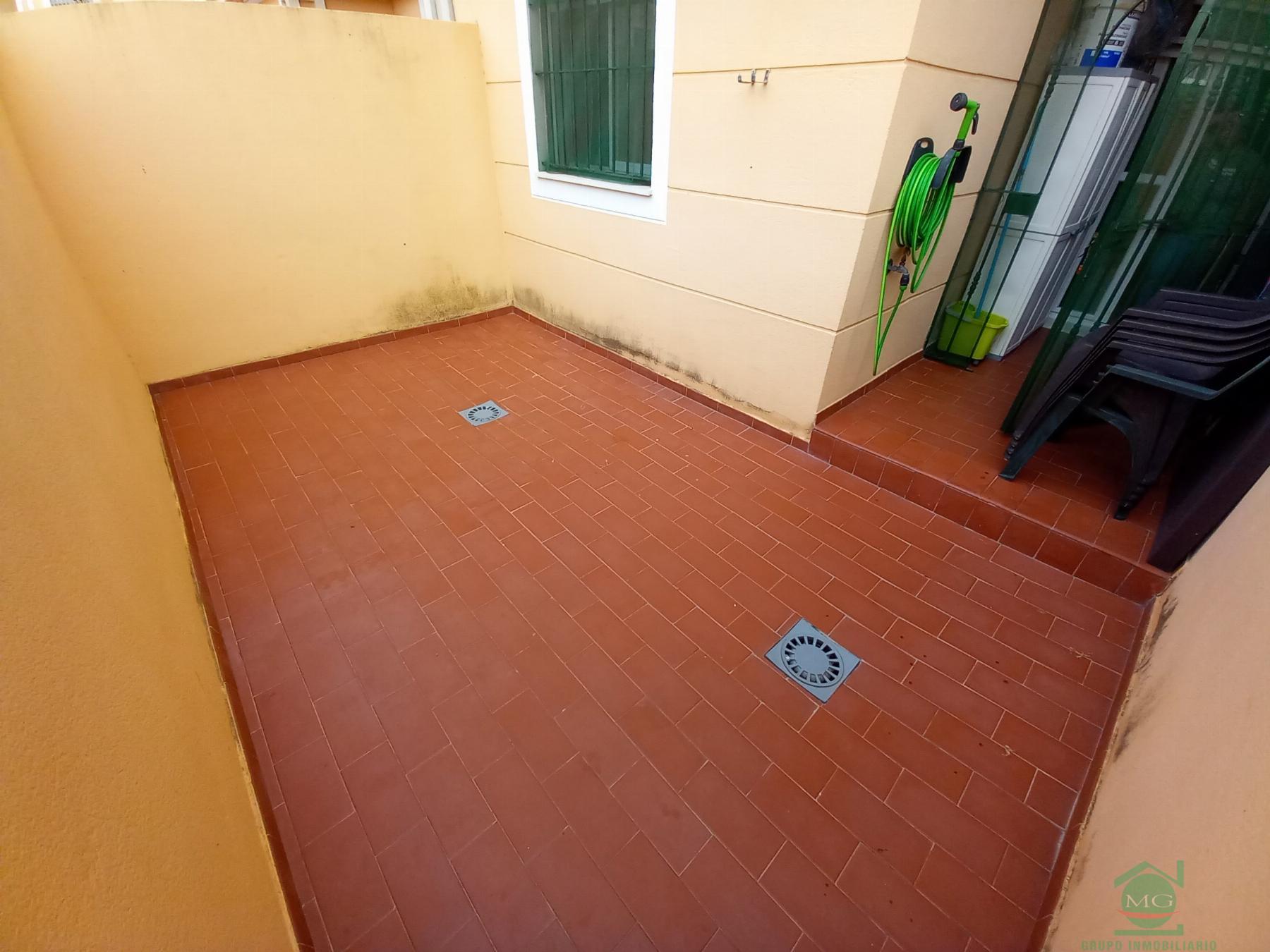 For sale of flat in Puente Mayorga