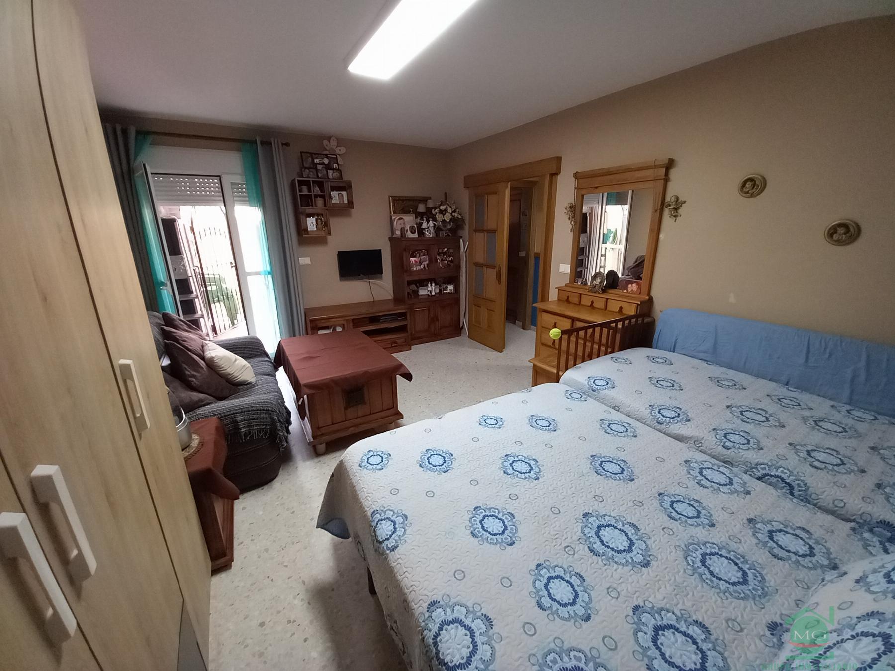 For sale of flat in Puente Mayorga