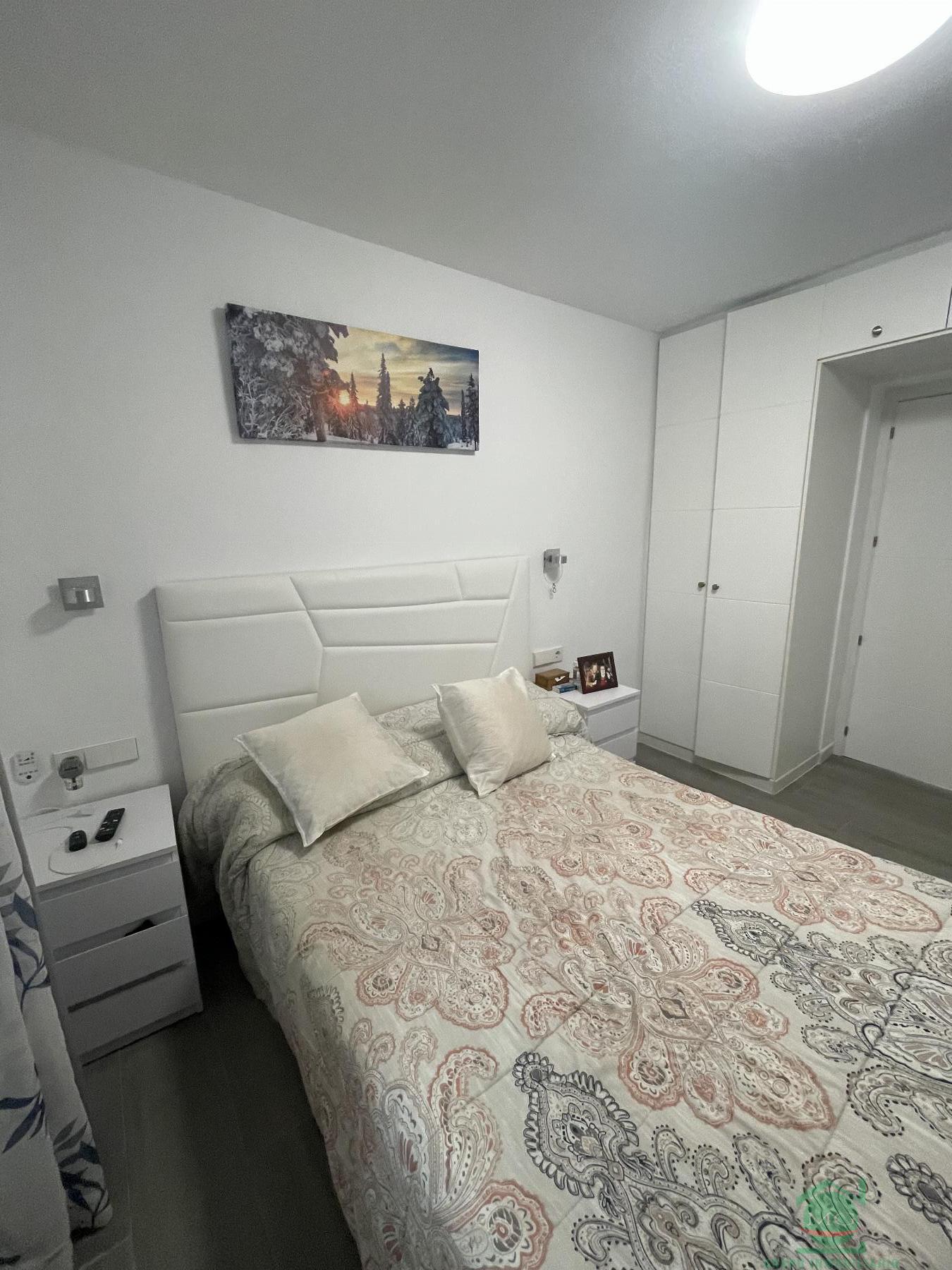 For sale of house in San Enrique de Guadiaro