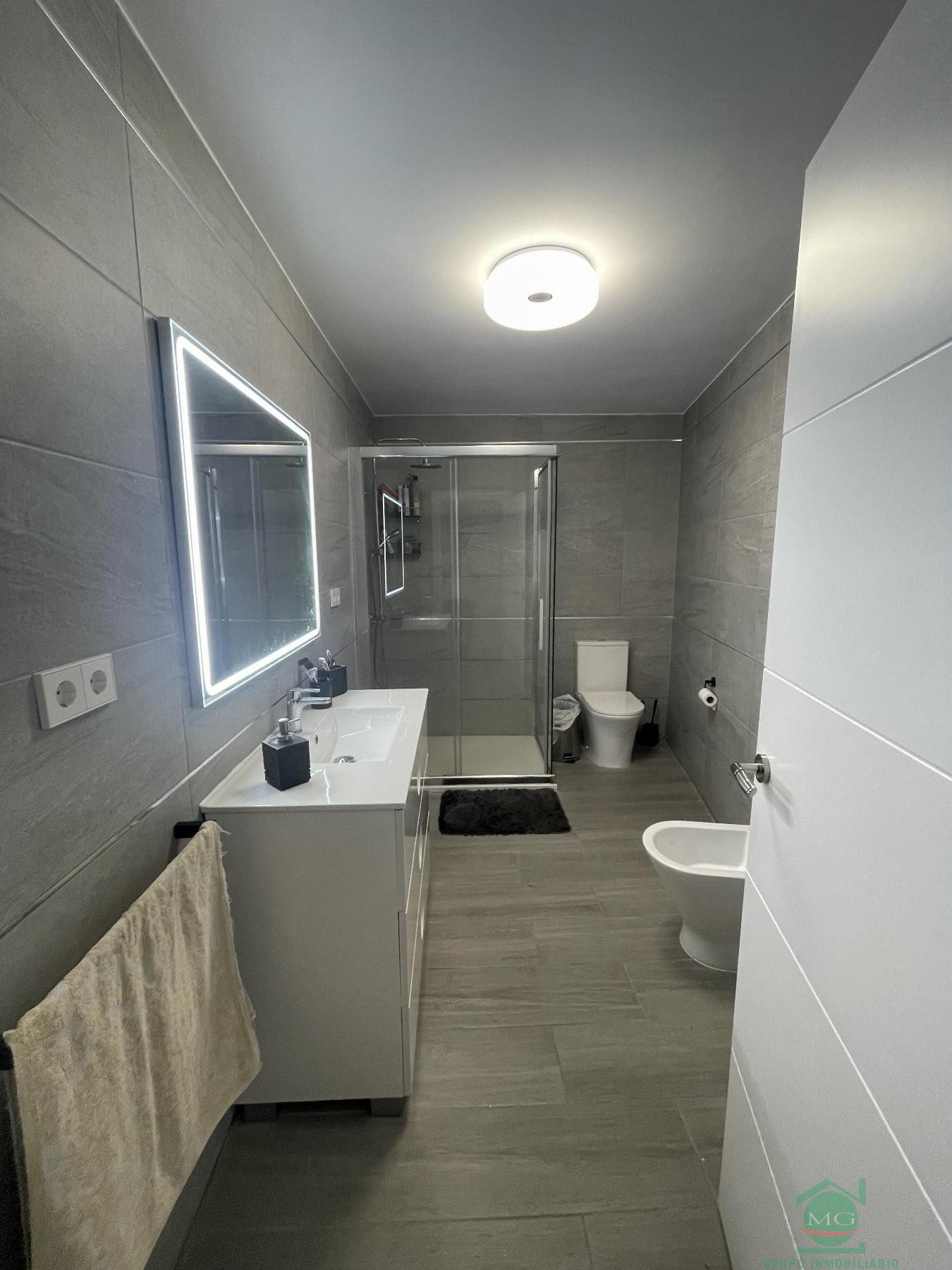 For sale of house in San Enrique de Guadiaro