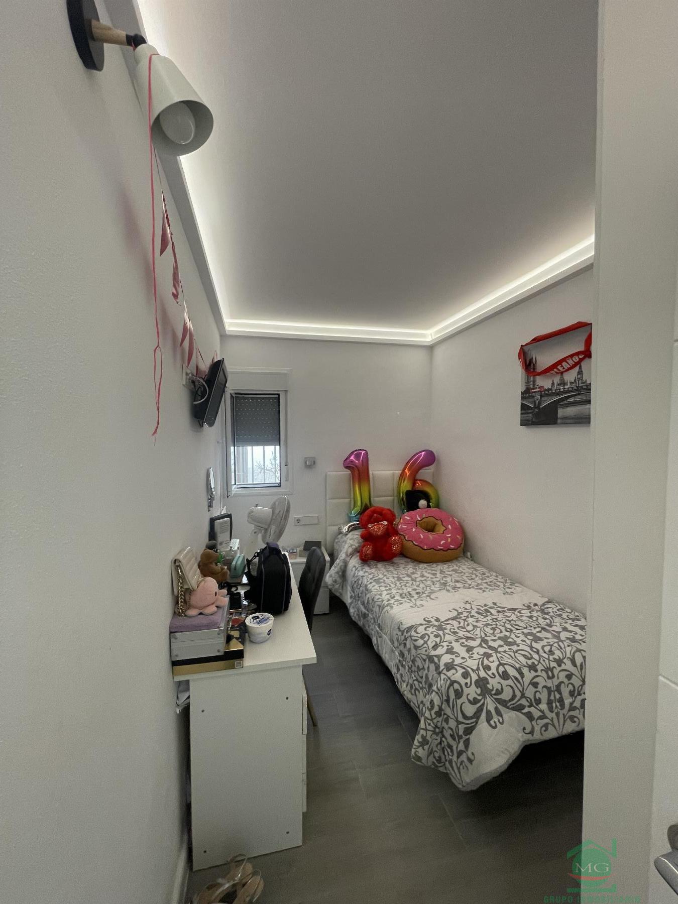 For sale of house in San Enrique de Guadiaro