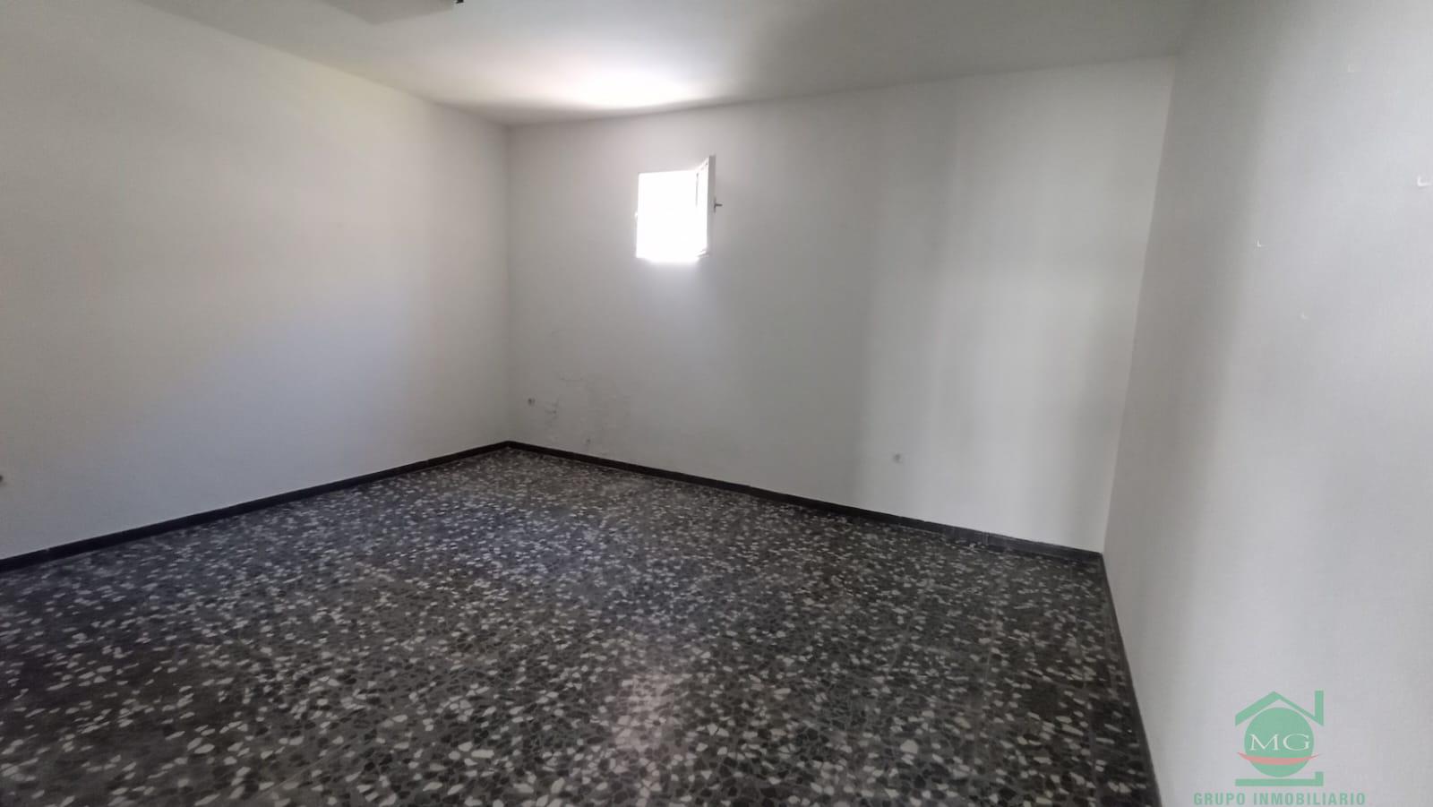 For sale of office in San Roque
