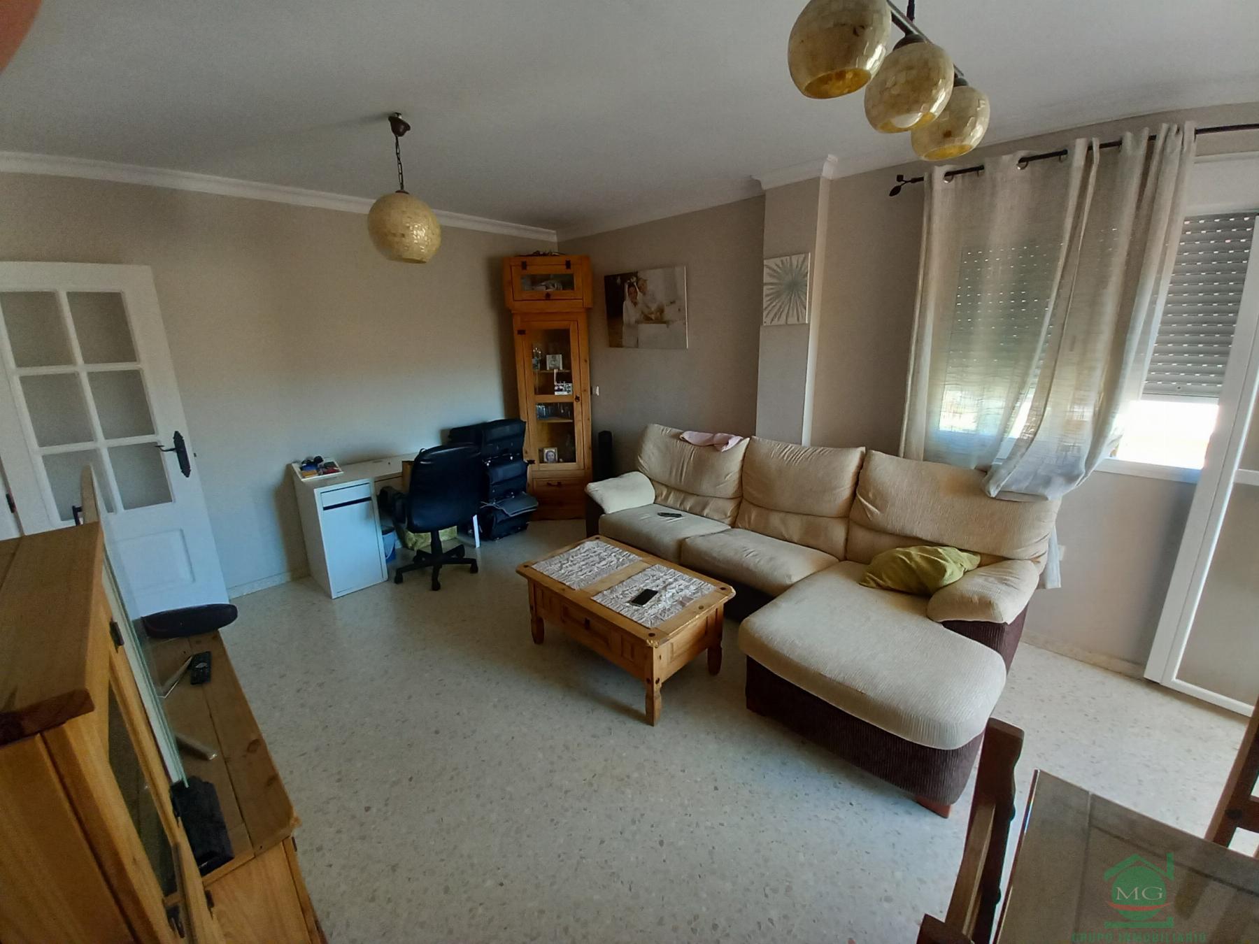 For sale of flat in Puente Mayorga