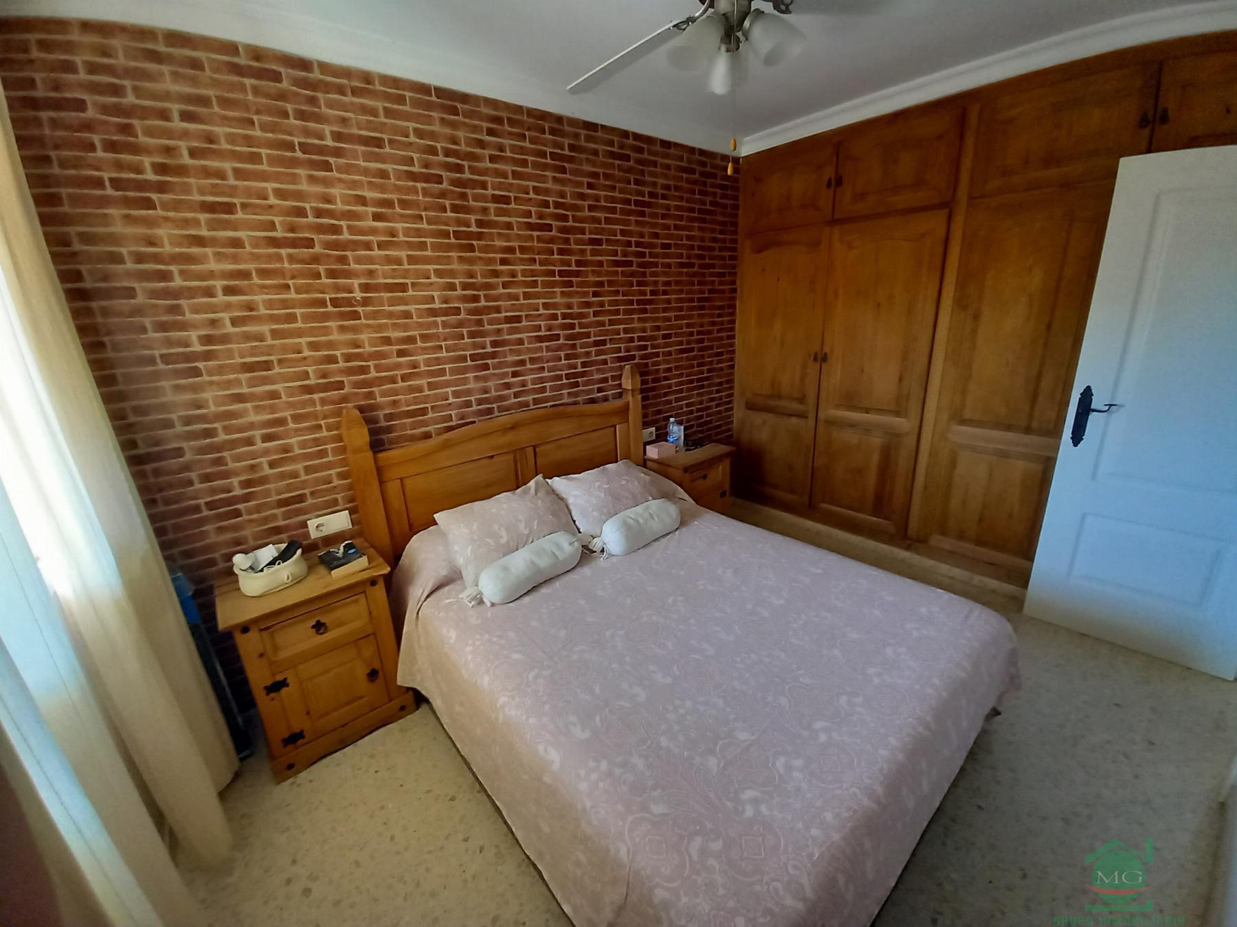 For sale of flat in Puente Mayorga