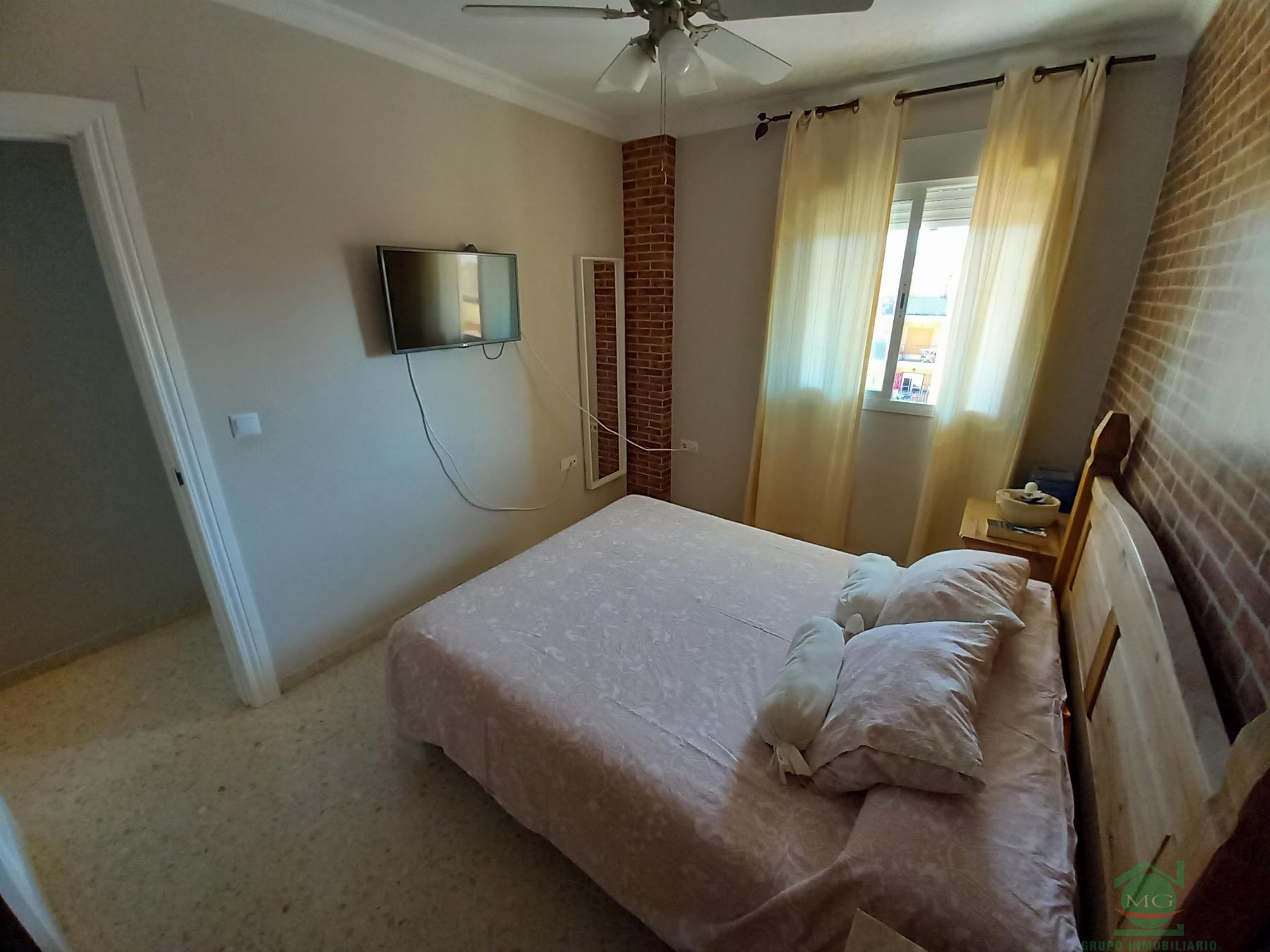 For sale of flat in Puente Mayorga