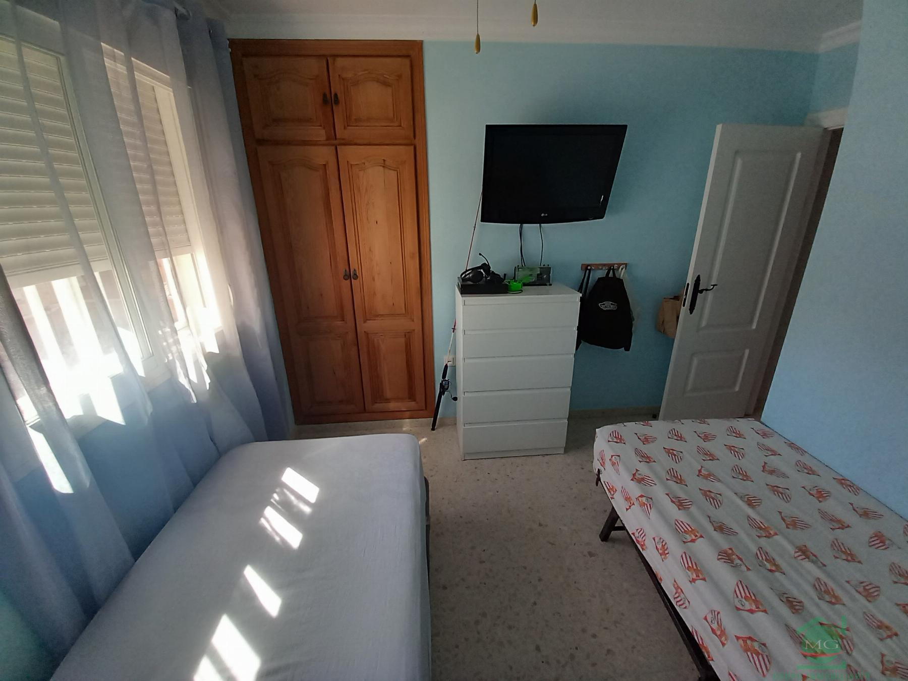 For sale of flat in Puente Mayorga