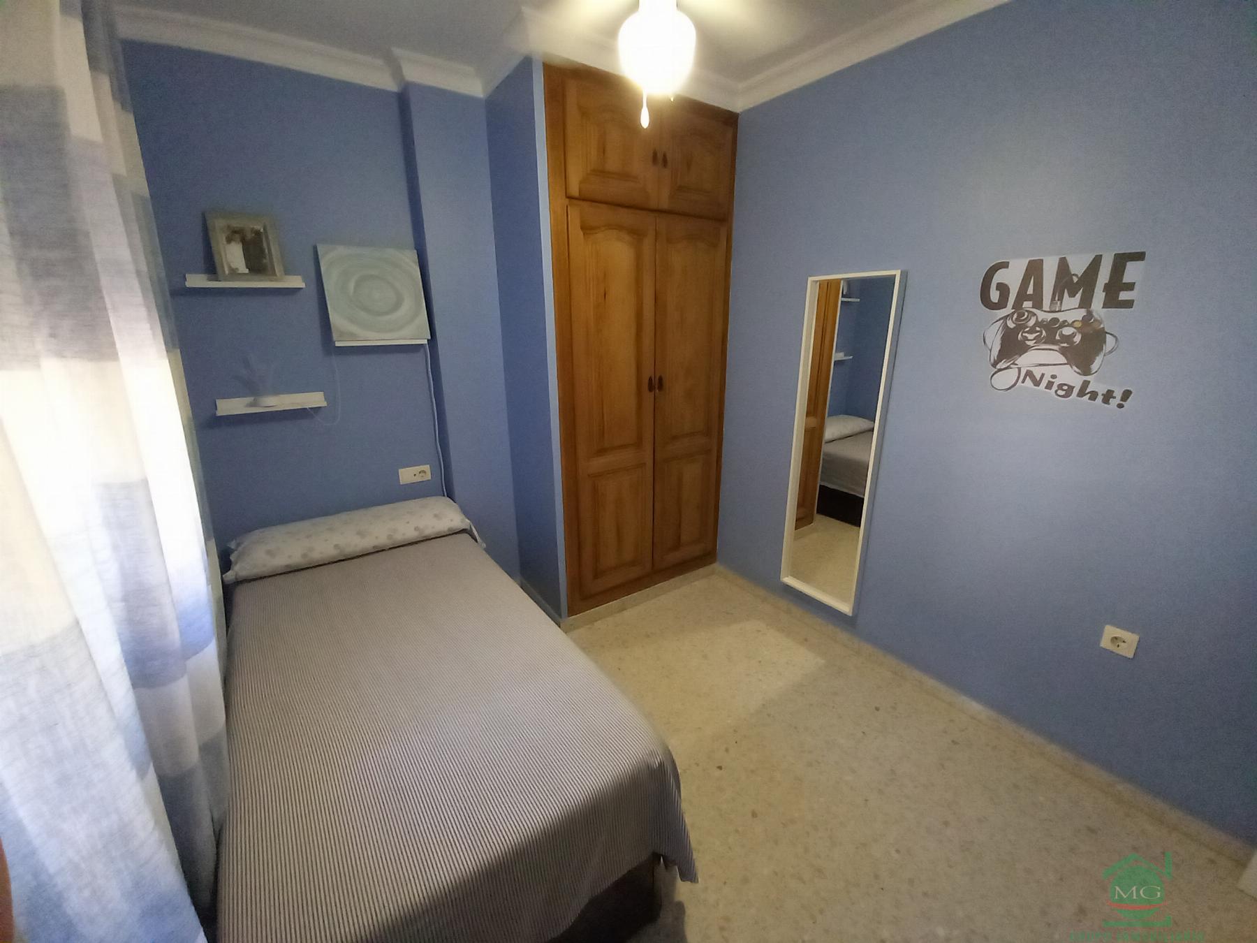 For sale of flat in Puente Mayorga