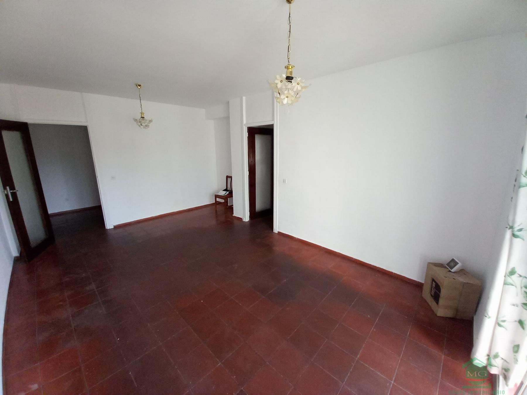 For sale of flat in La Linea de la Concepcion