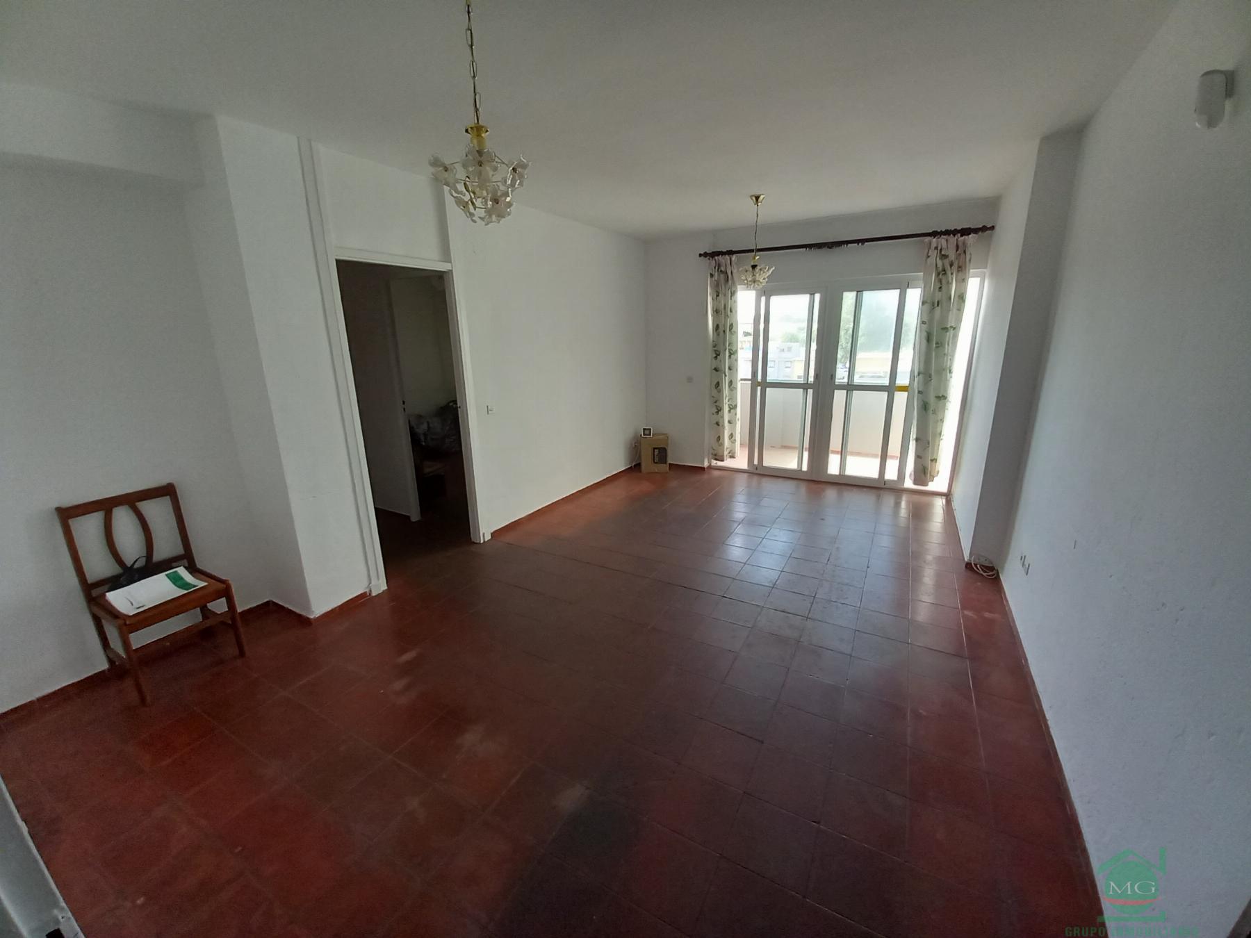 For sale of flat in La Linea de la Concepcion