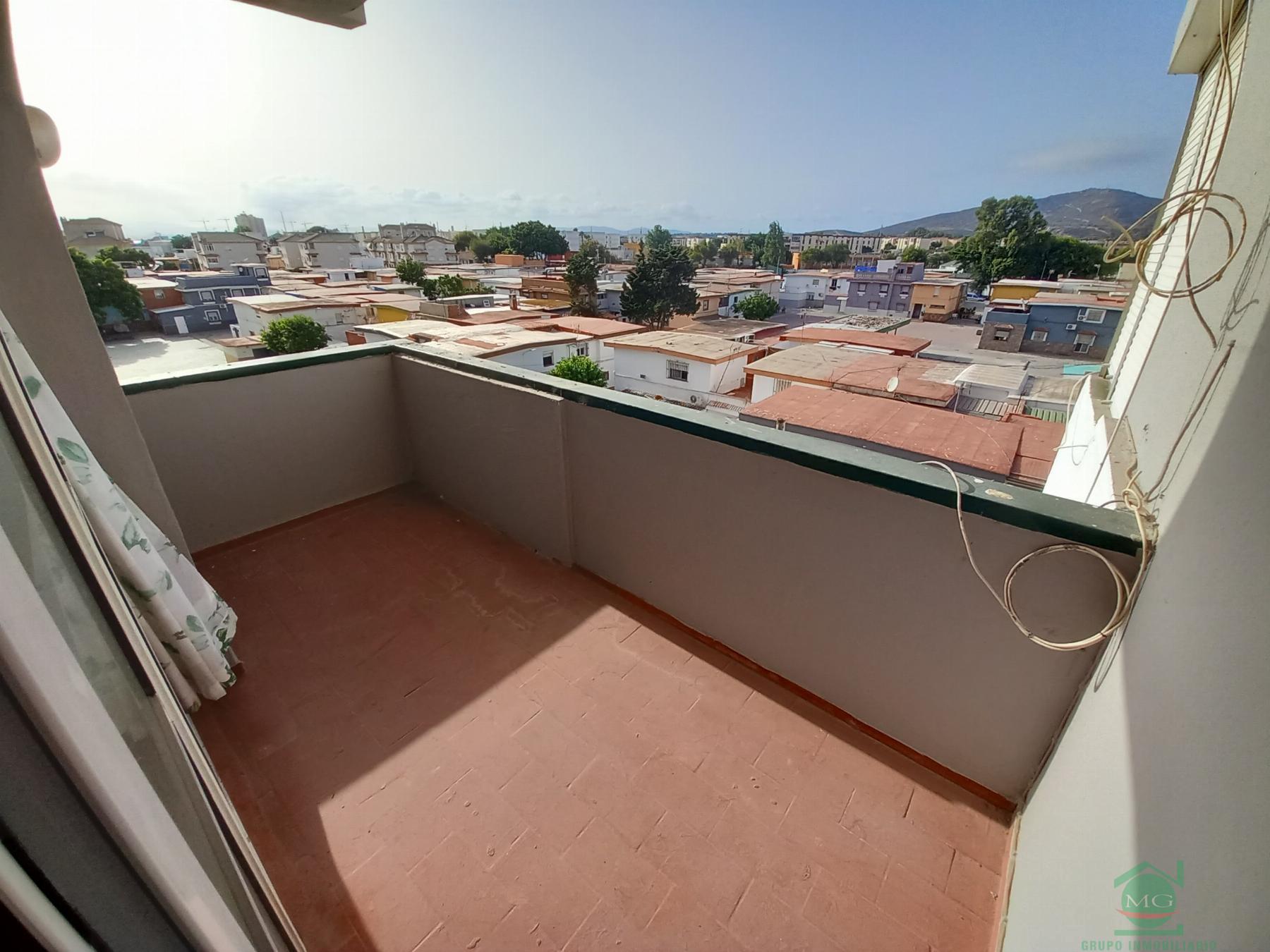 For sale of flat in La Linea de la Concepcion