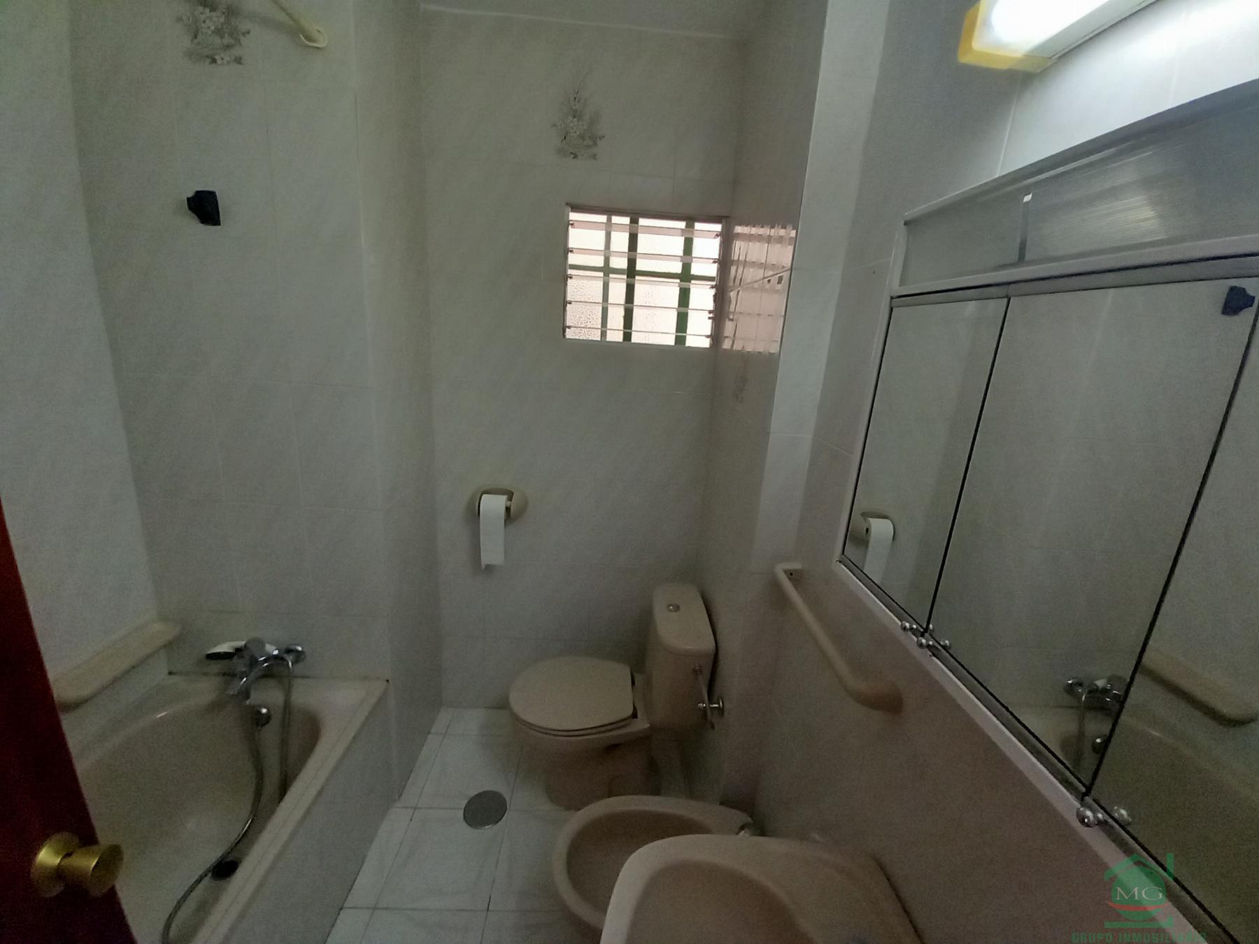 For sale of flat in La Linea de la Concepcion