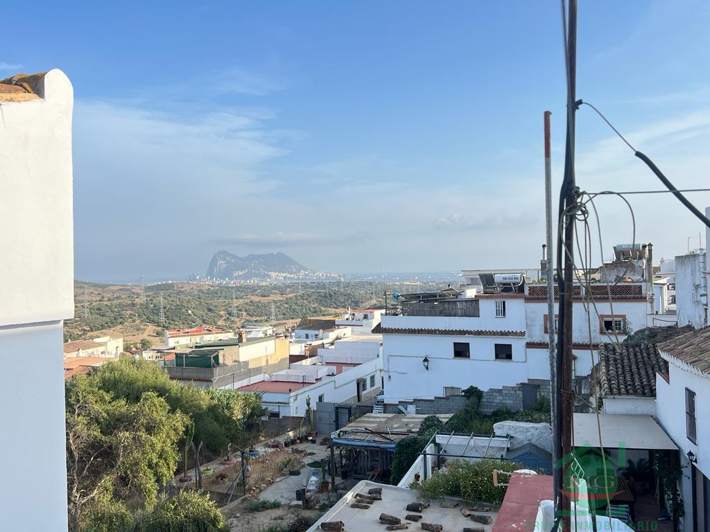 For sale of house in San Roque