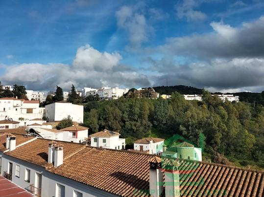 For sale of flat in Alcalá de los Gazules