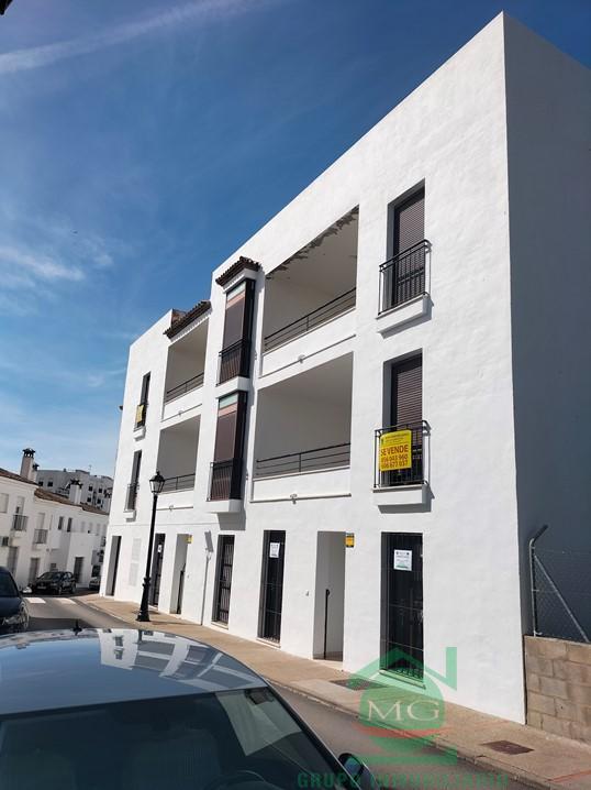 For sale of flat in Alcalá de los Gazules