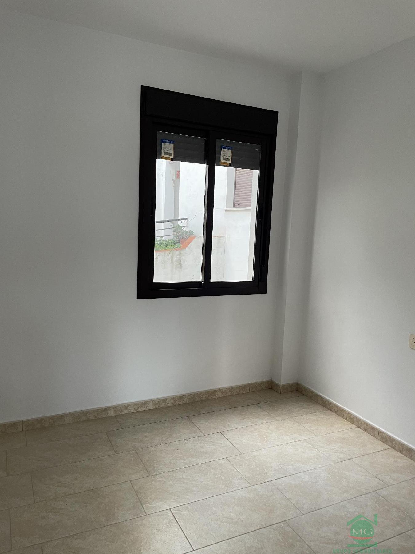 For sale of flat in Alcalá de los Gazules