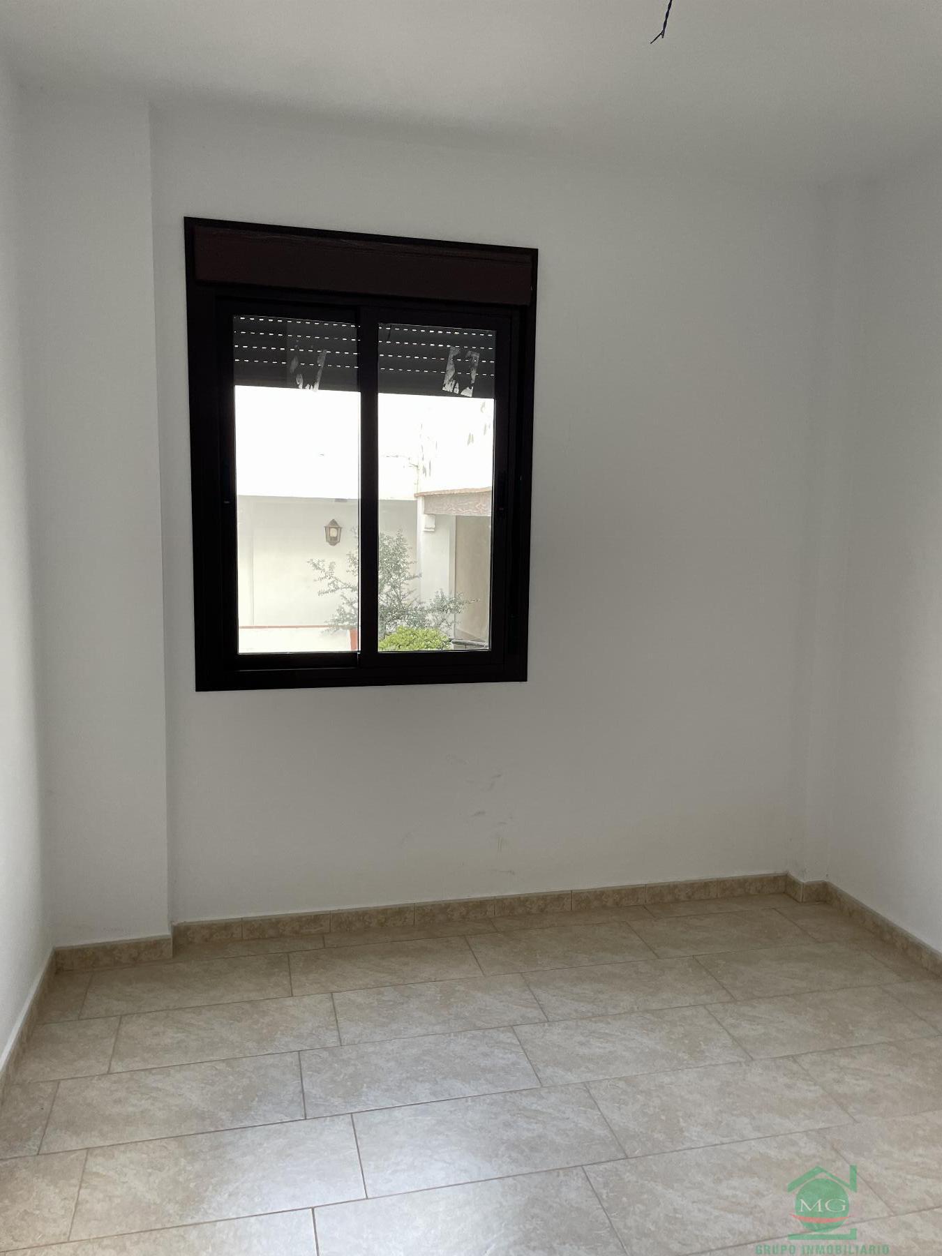 For sale of flat in Alcalá de los Gazules