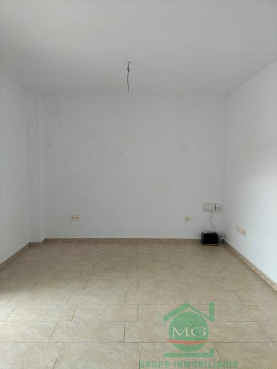For sale of flat in Alcalá de los Gazules