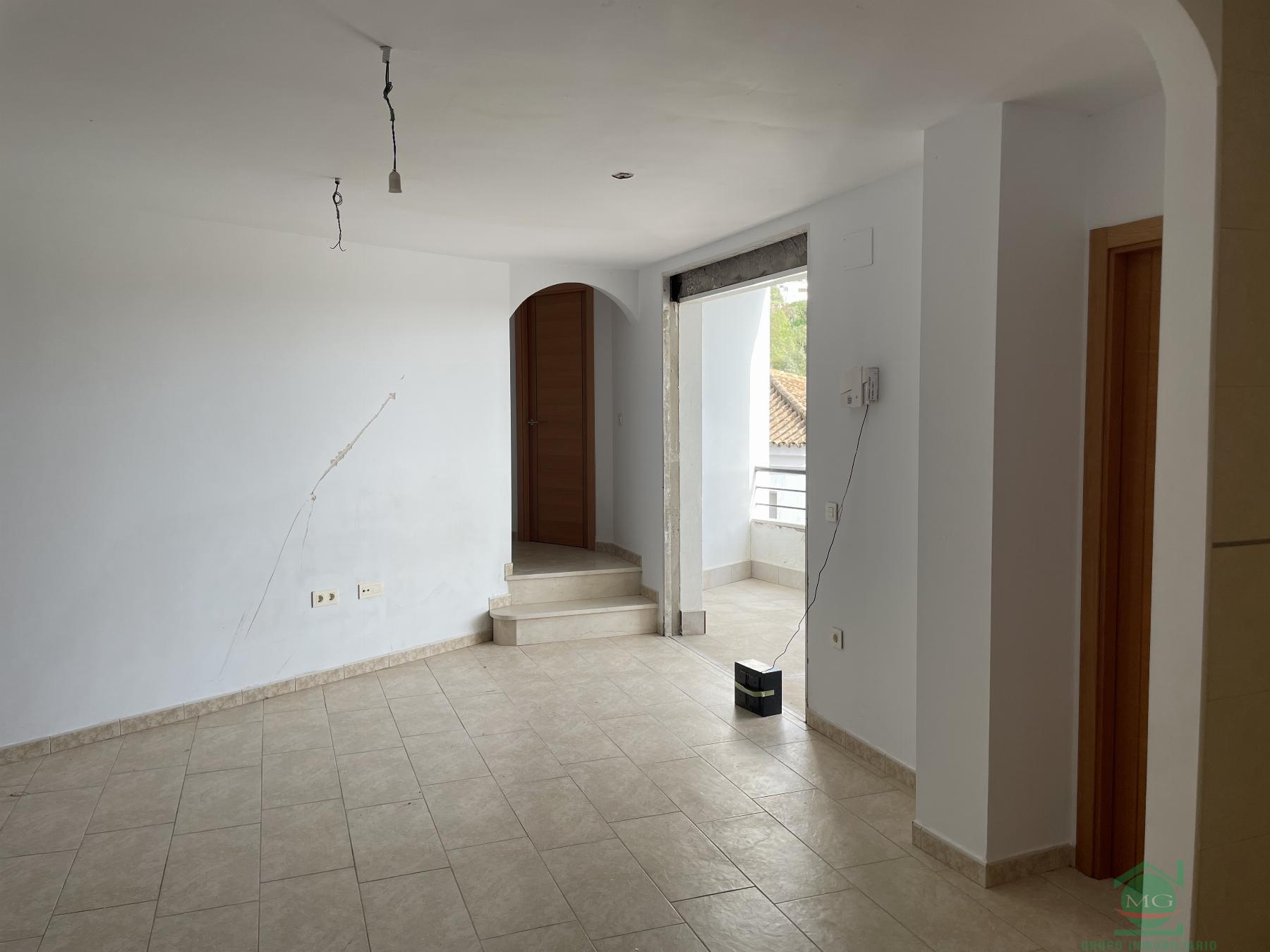 For sale of flat in Alcalá de los Gazules