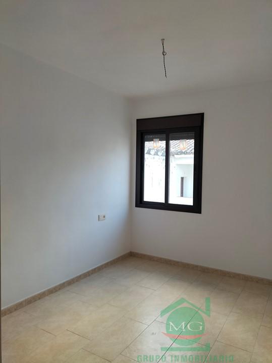 For sale of flat in Alcalá de los Gazules
