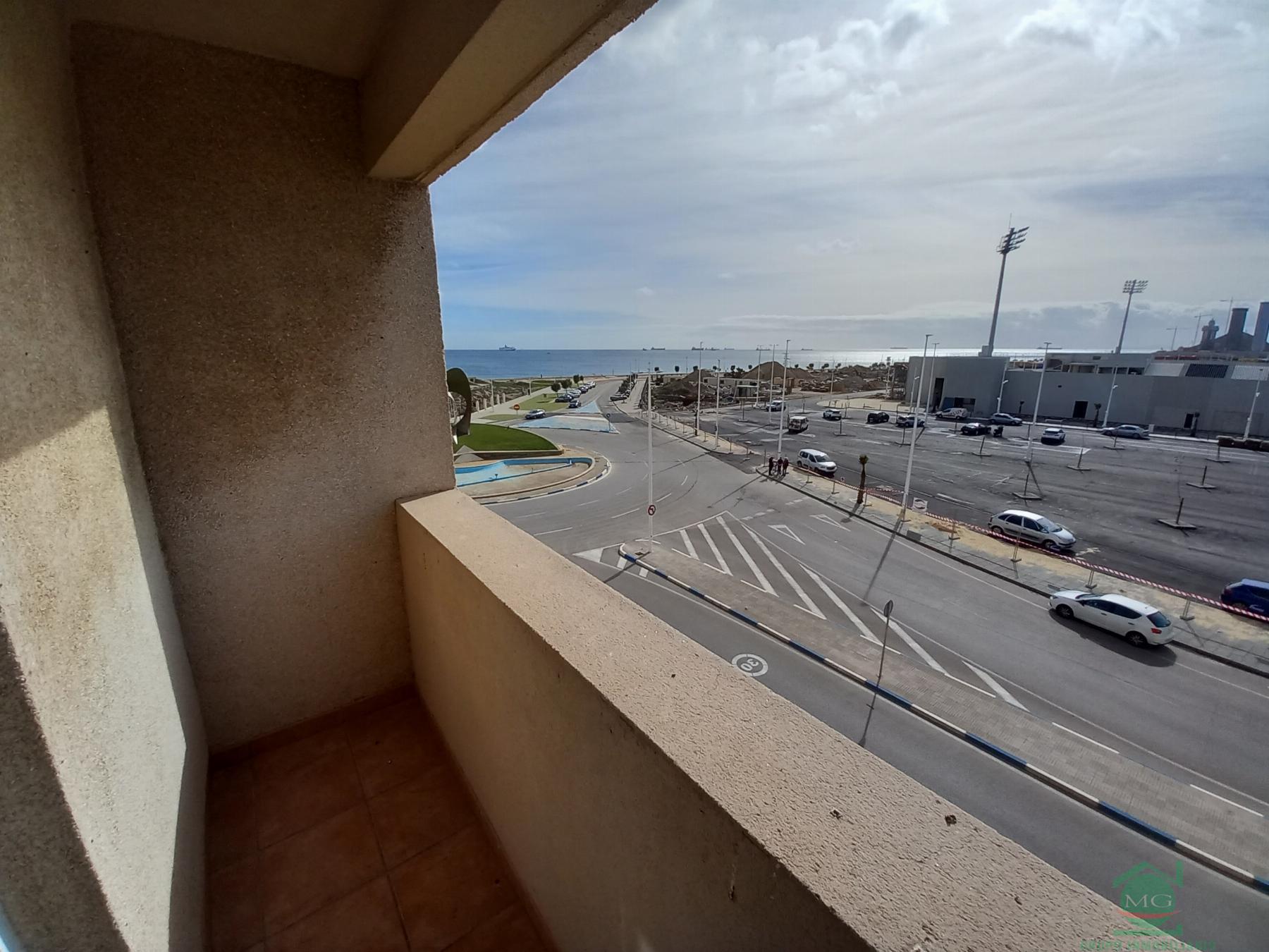 For sale of flat in La Linea de la Concepcion