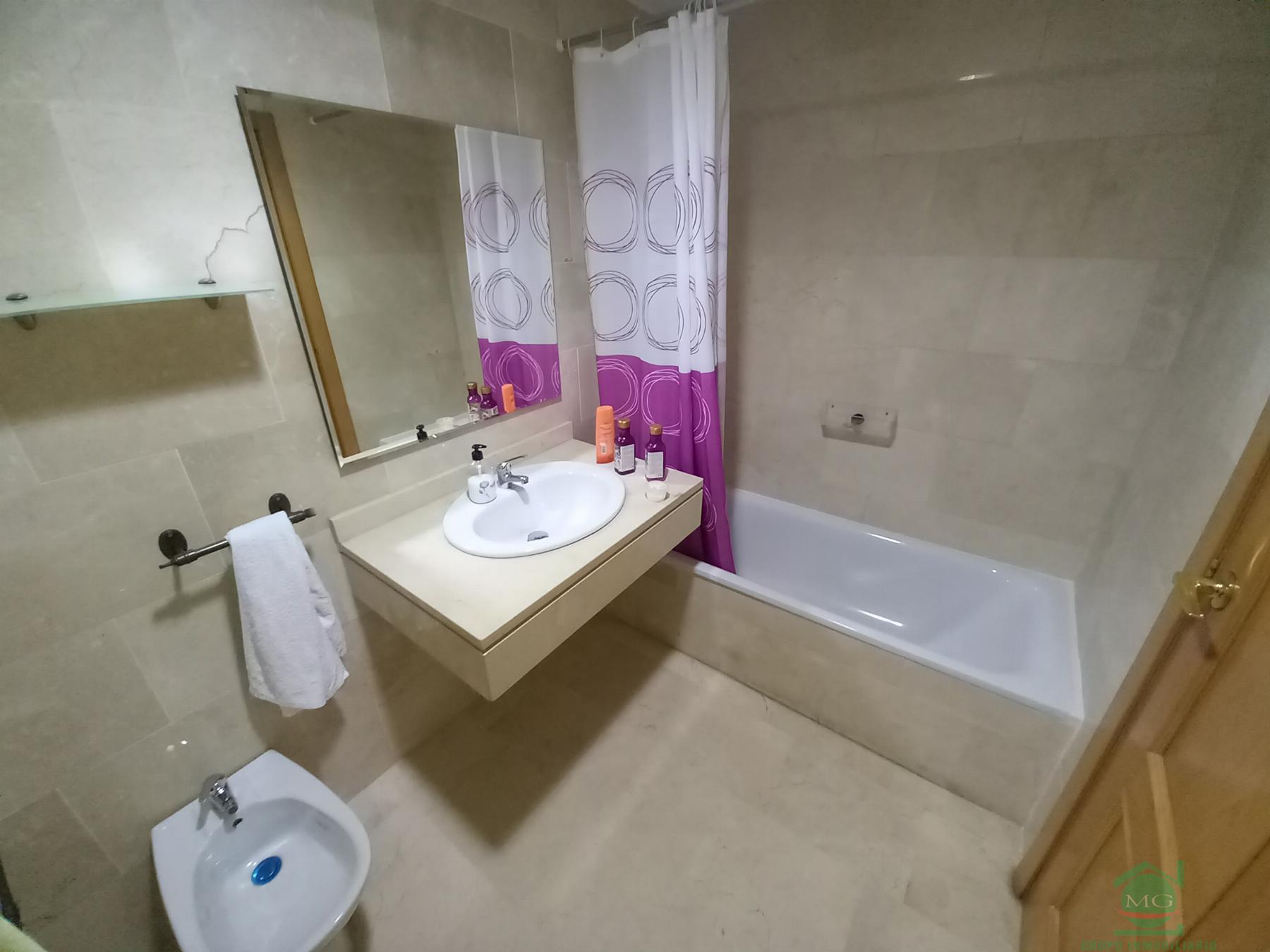 For sale of flat in La Linea de la Concepcion