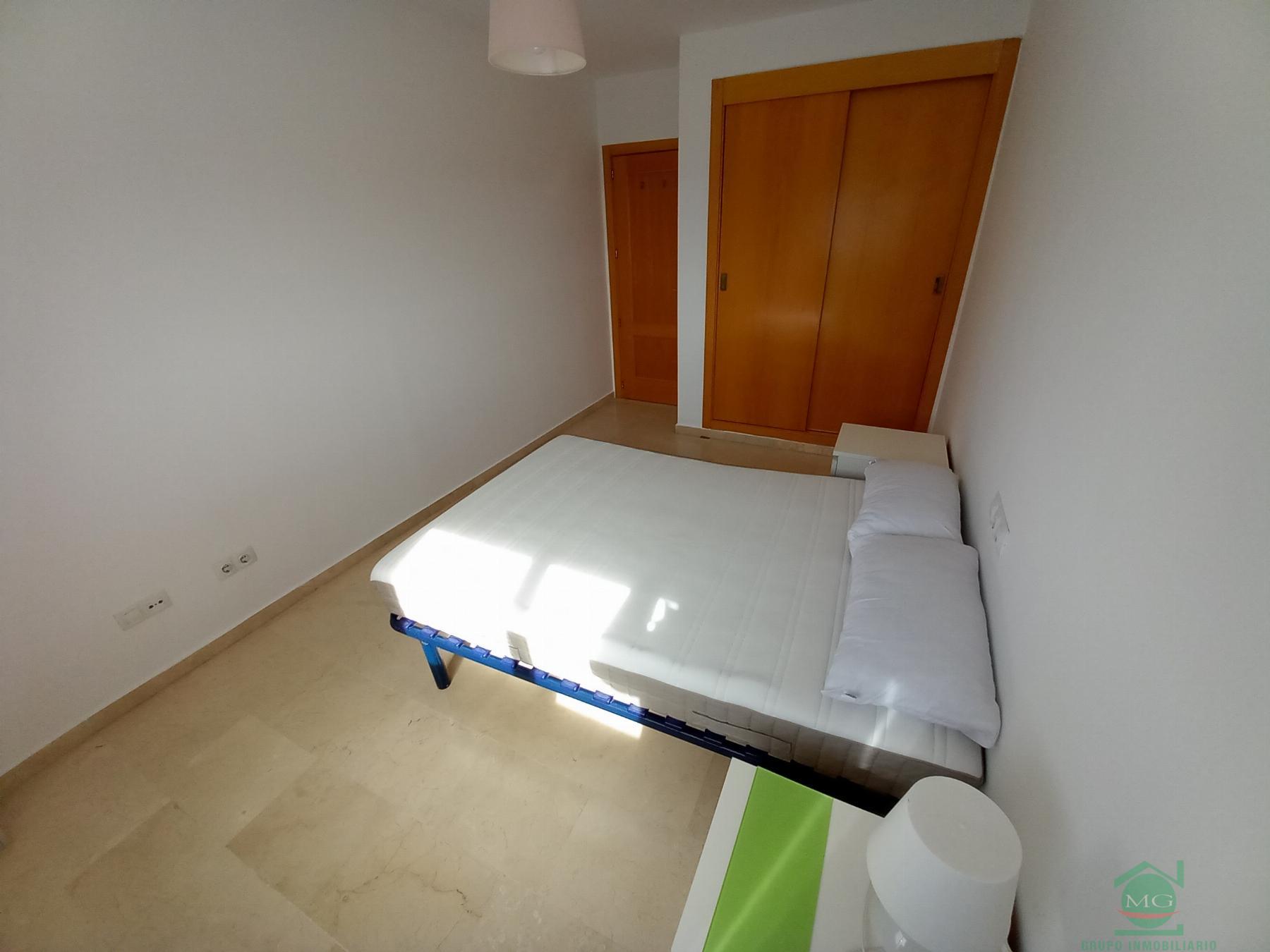 For sale of flat in La Linea de la Concepcion