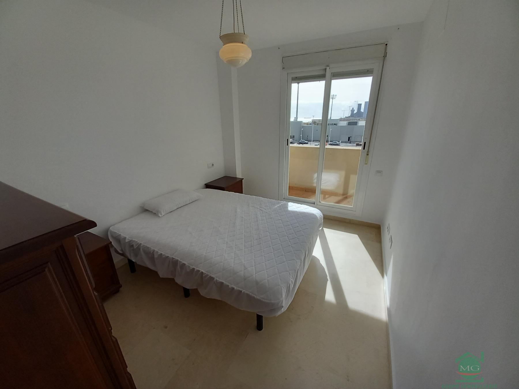 For sale of flat in La Linea de la Concepcion