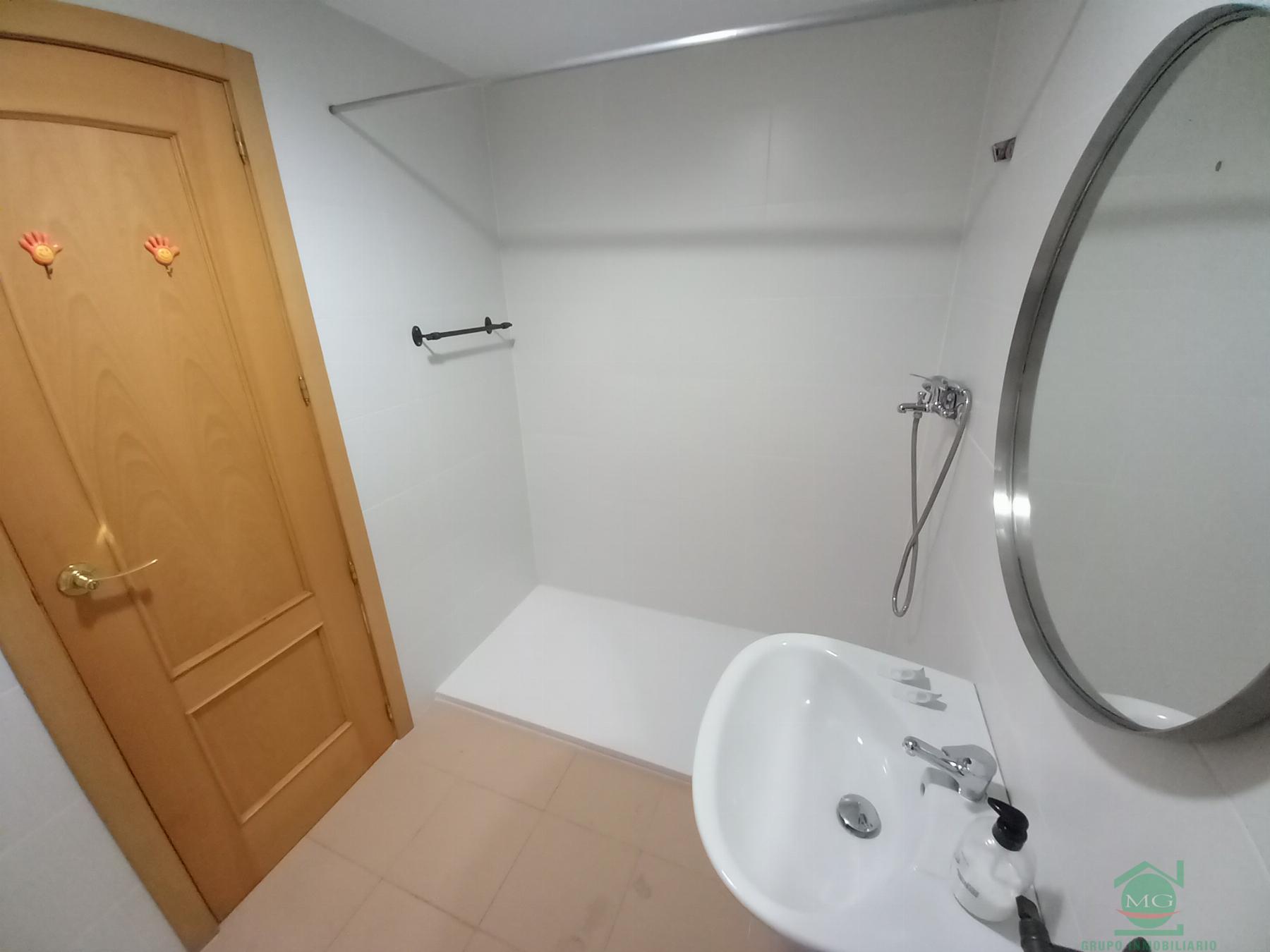 For sale of flat in La Linea de la Concepcion