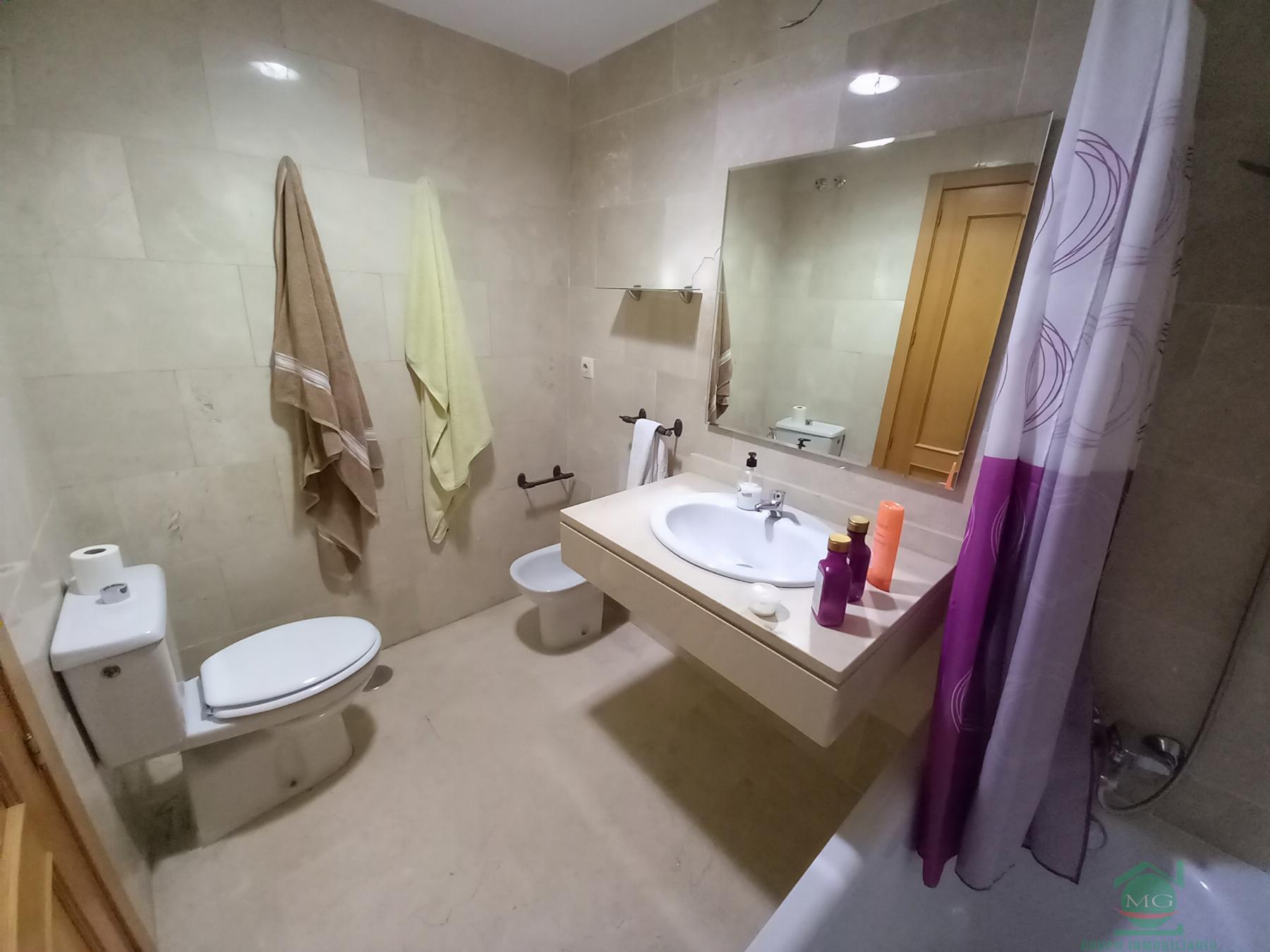 For sale of flat in La Linea de la Concepcion