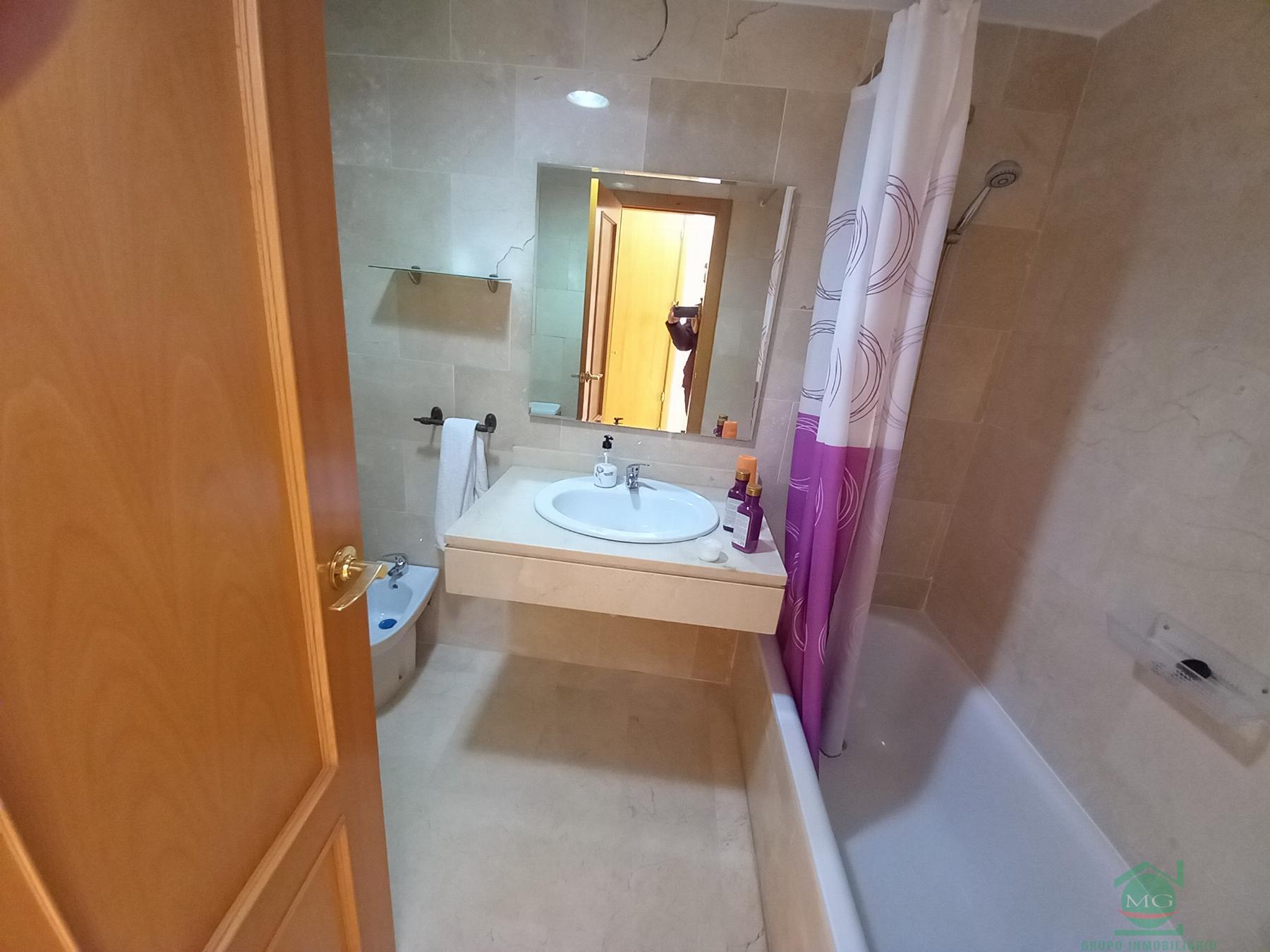 For sale of flat in La Linea de la Concepcion