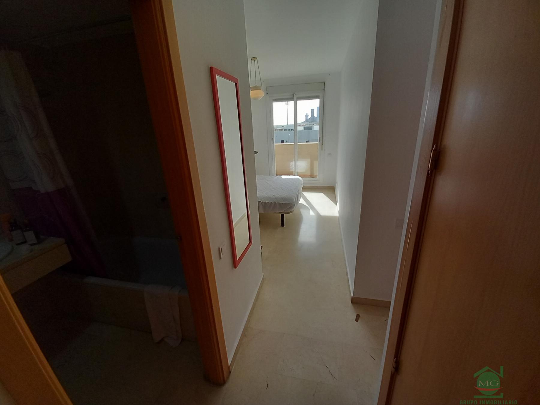For sale of flat in La Linea de la Concepcion