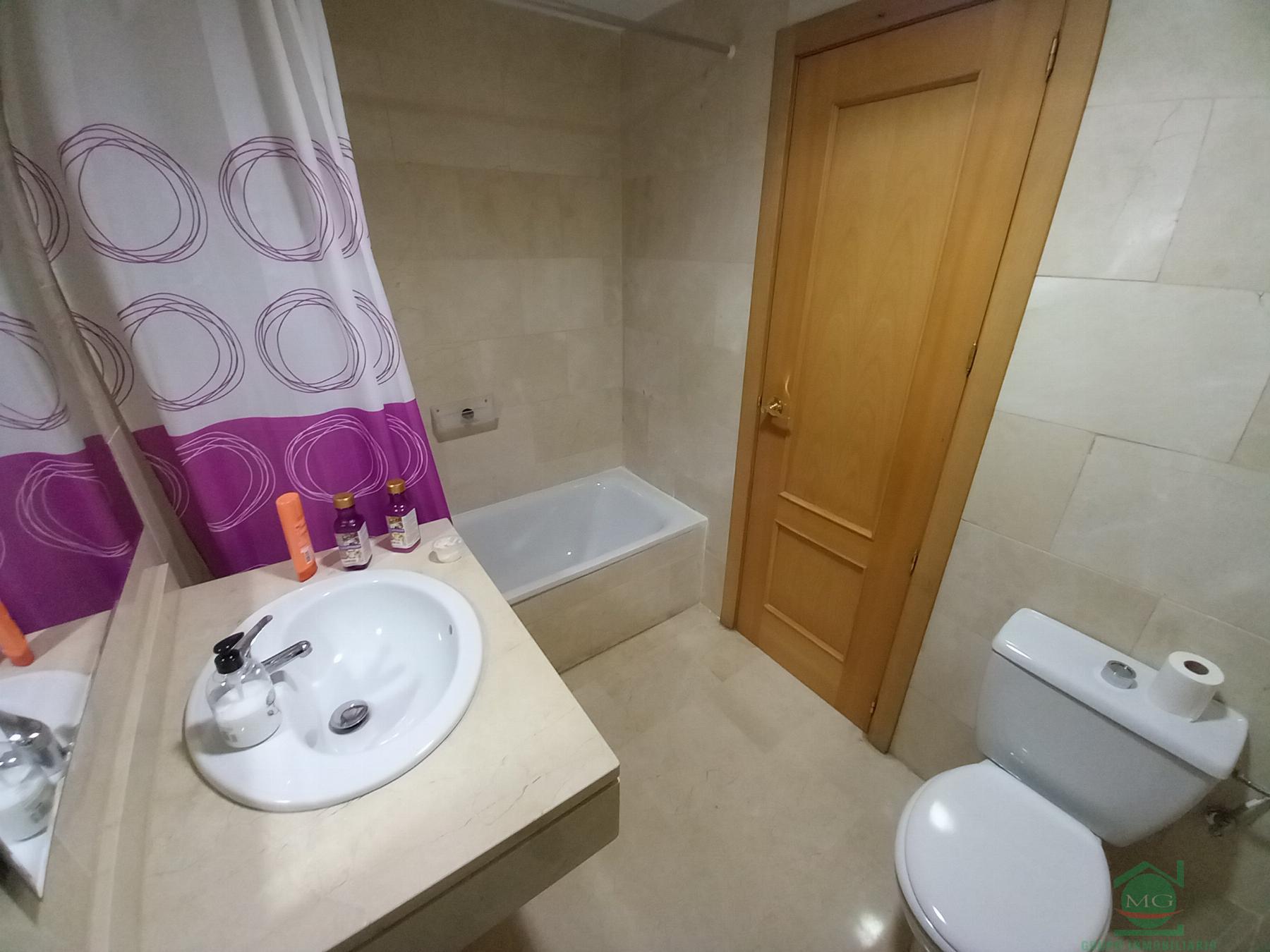 For sale of flat in La Linea de la Concepcion