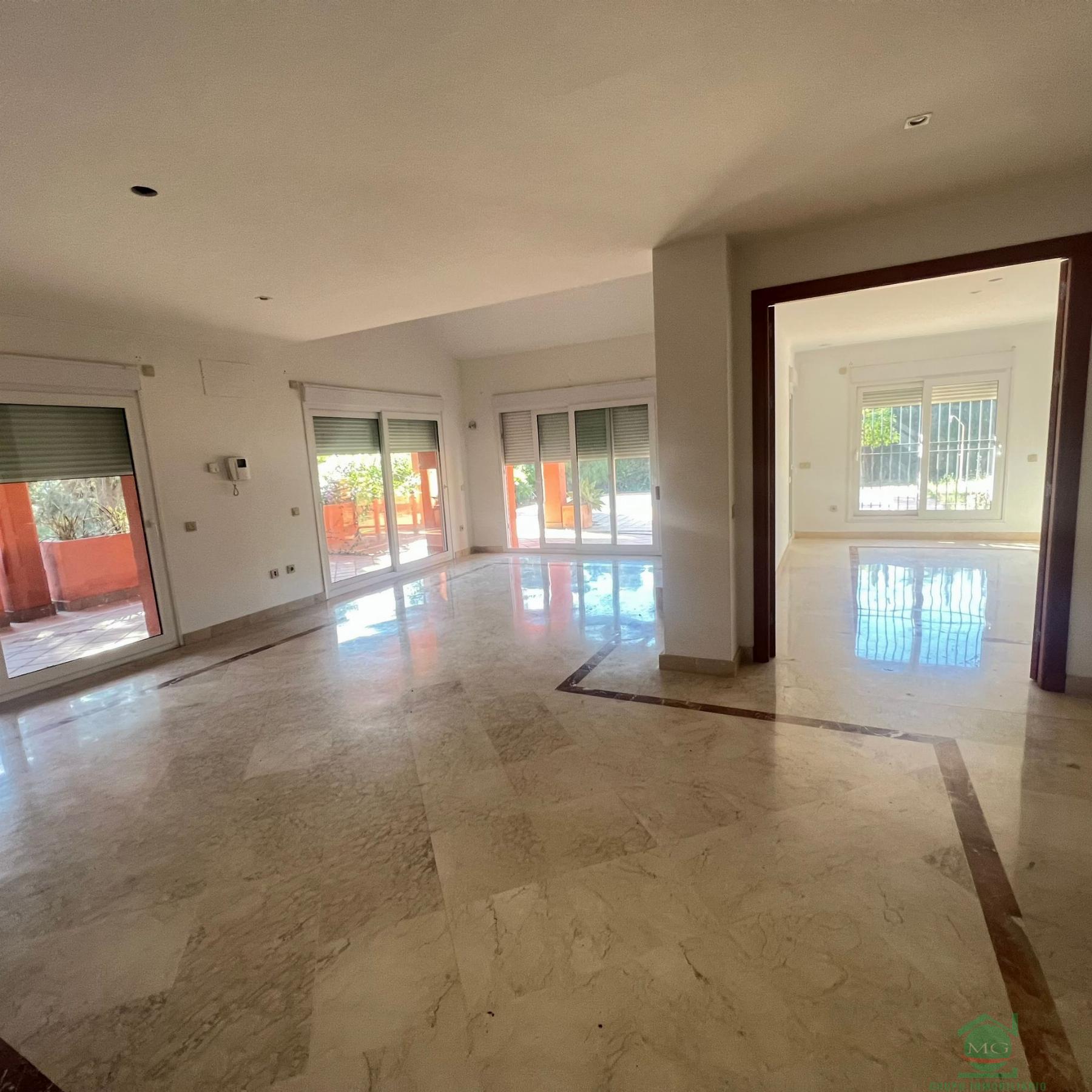 For sale of villa in Sotogrande