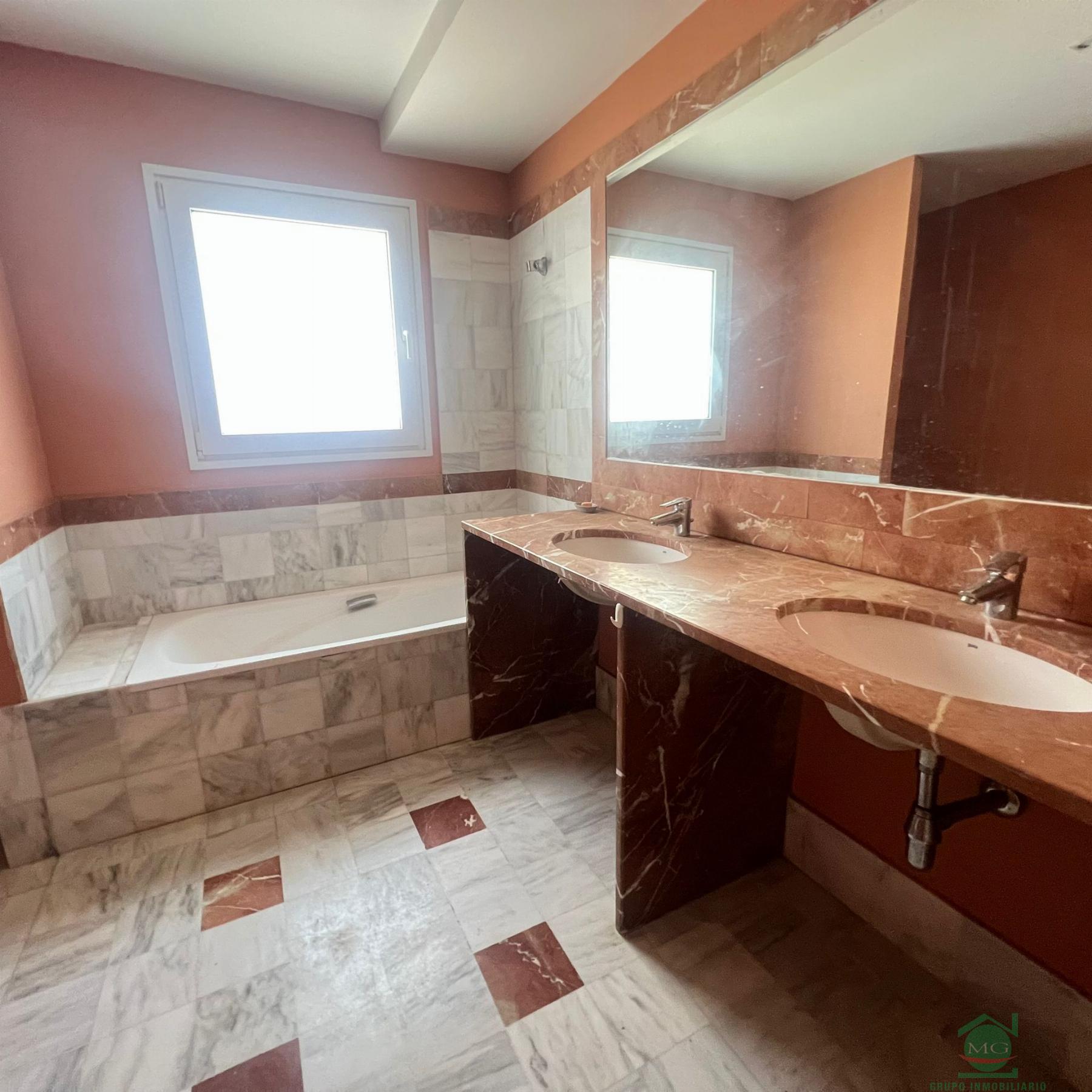 For sale of villa in Sotogrande