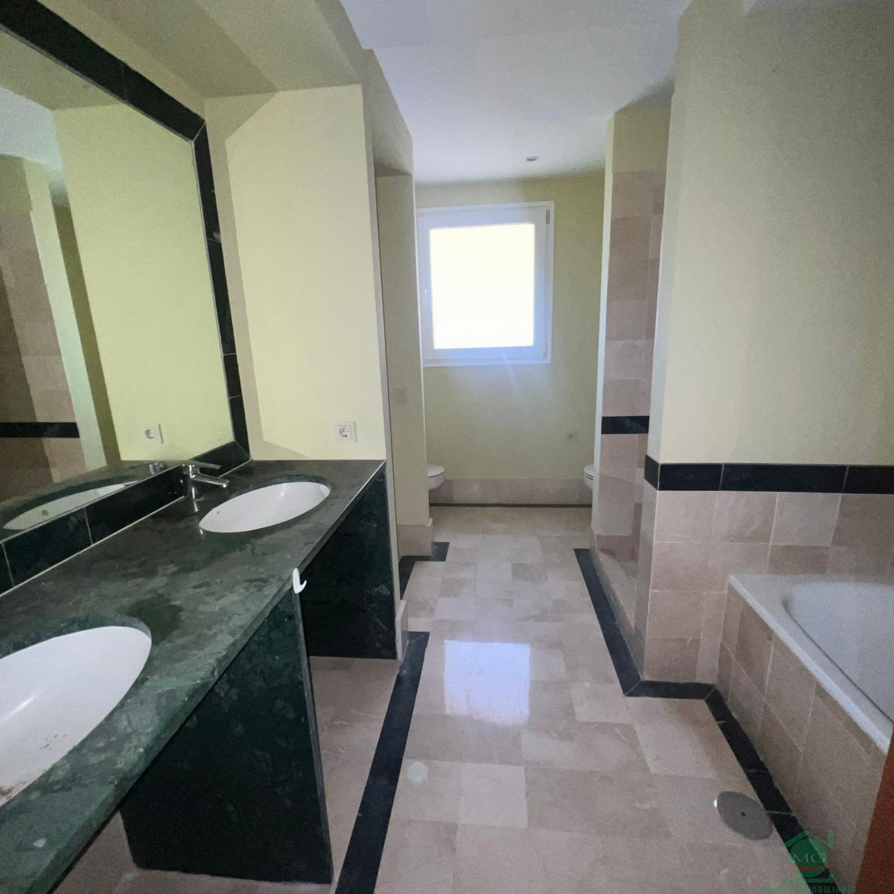 For sale of villa in Sotogrande