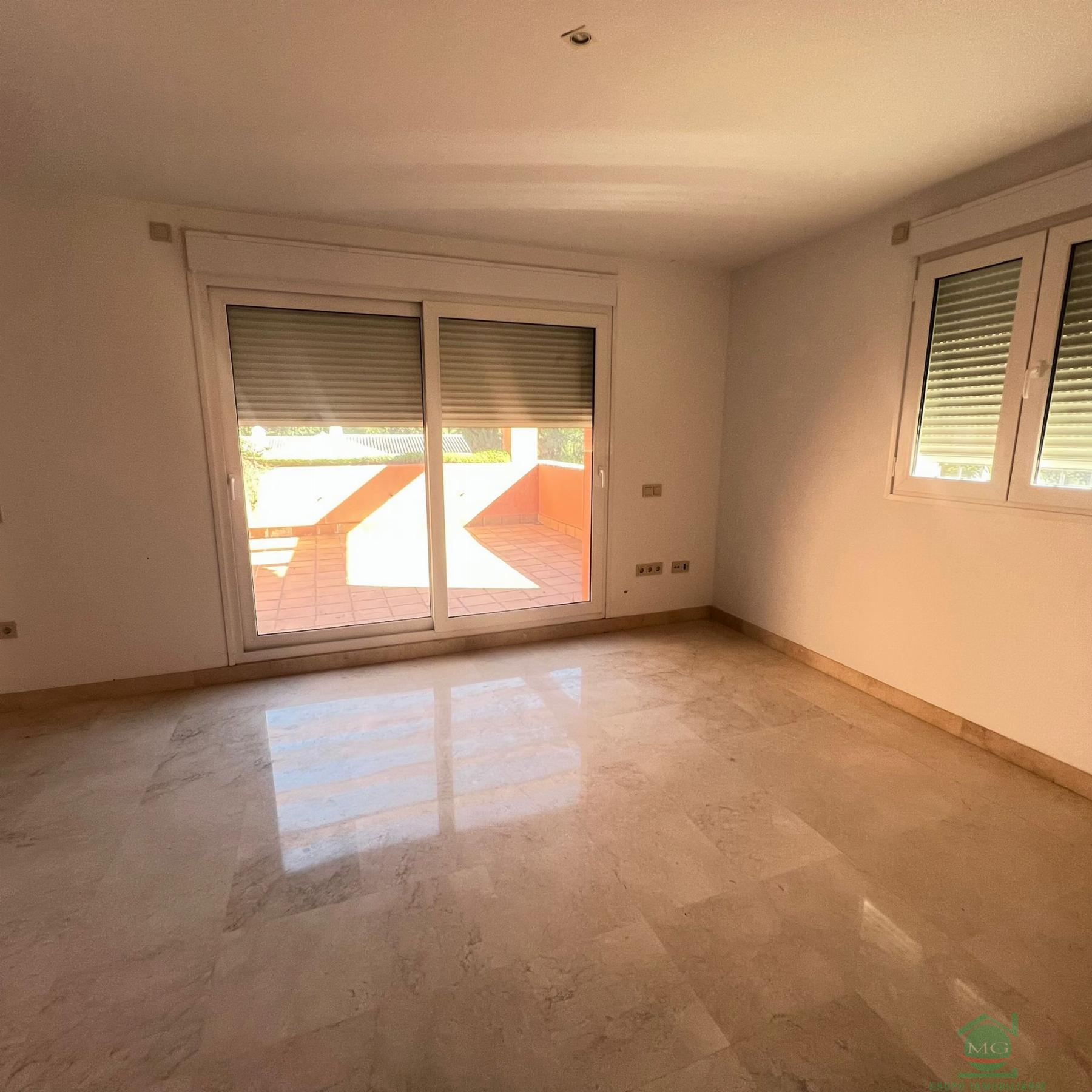 For sale of villa in Sotogrande