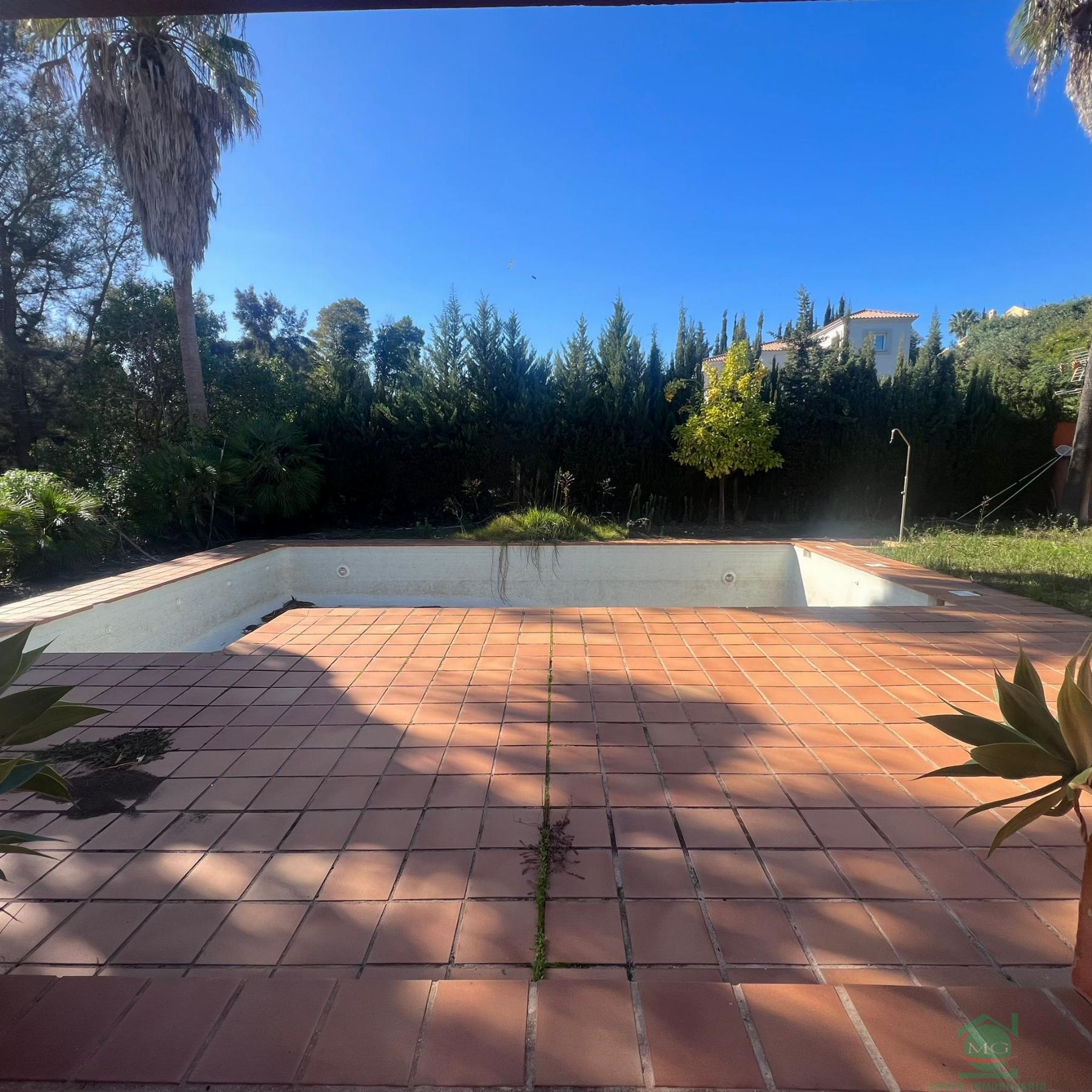 For sale of villa in Sotogrande