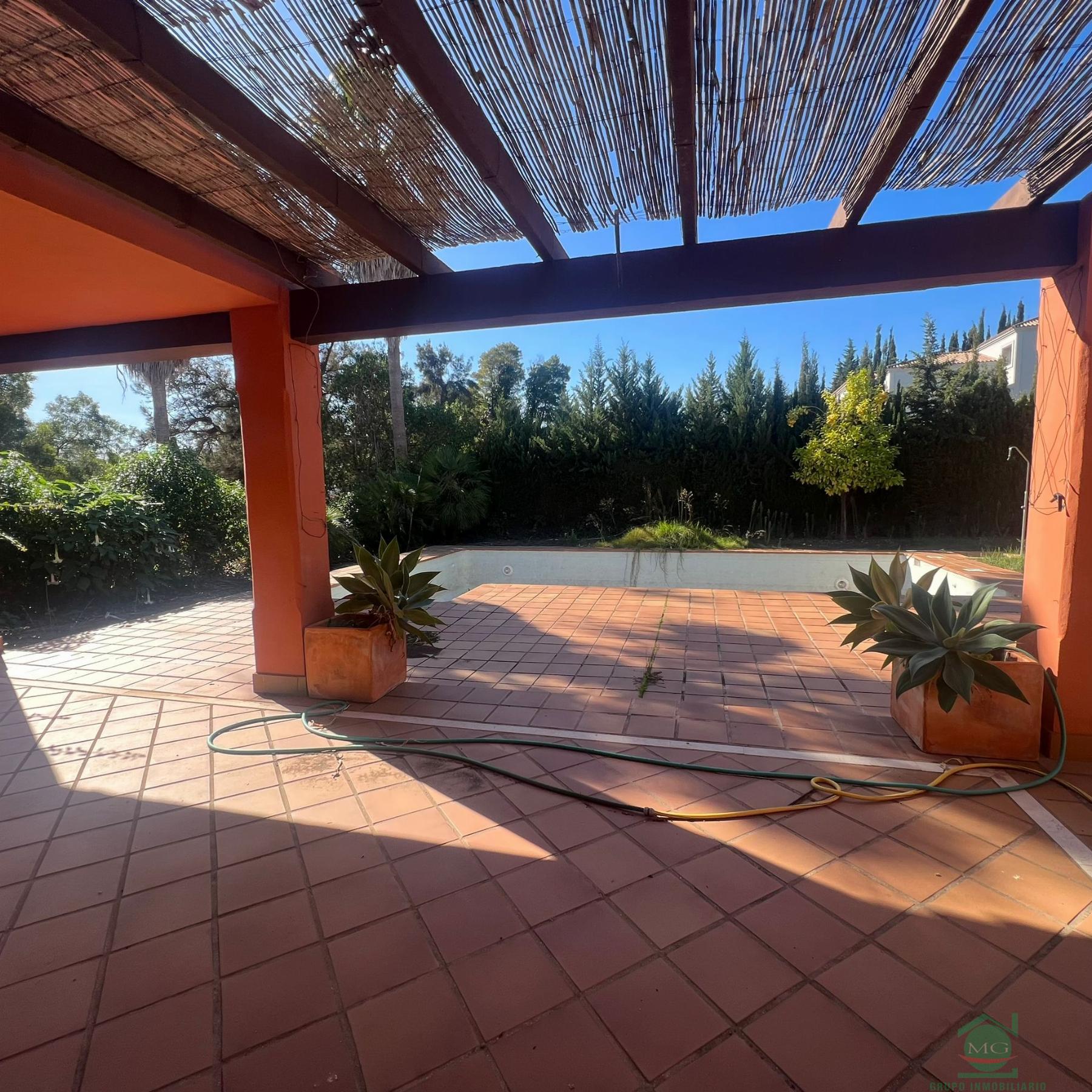 For sale of villa in Sotogrande