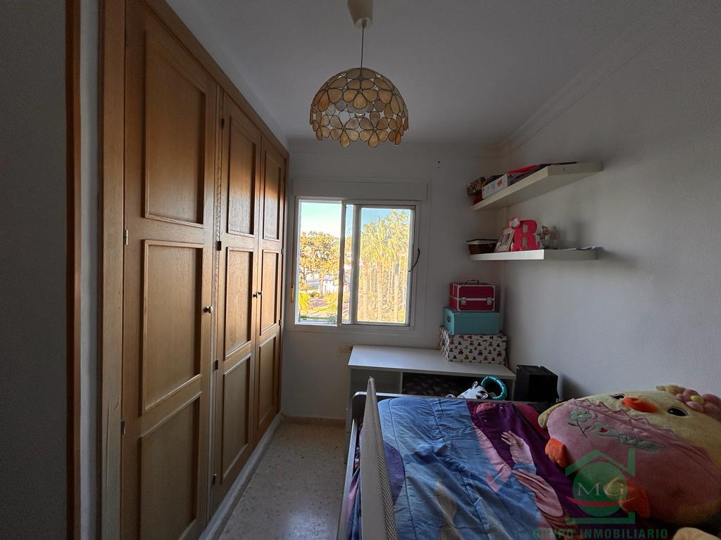 For sale of flat in Los Barrios