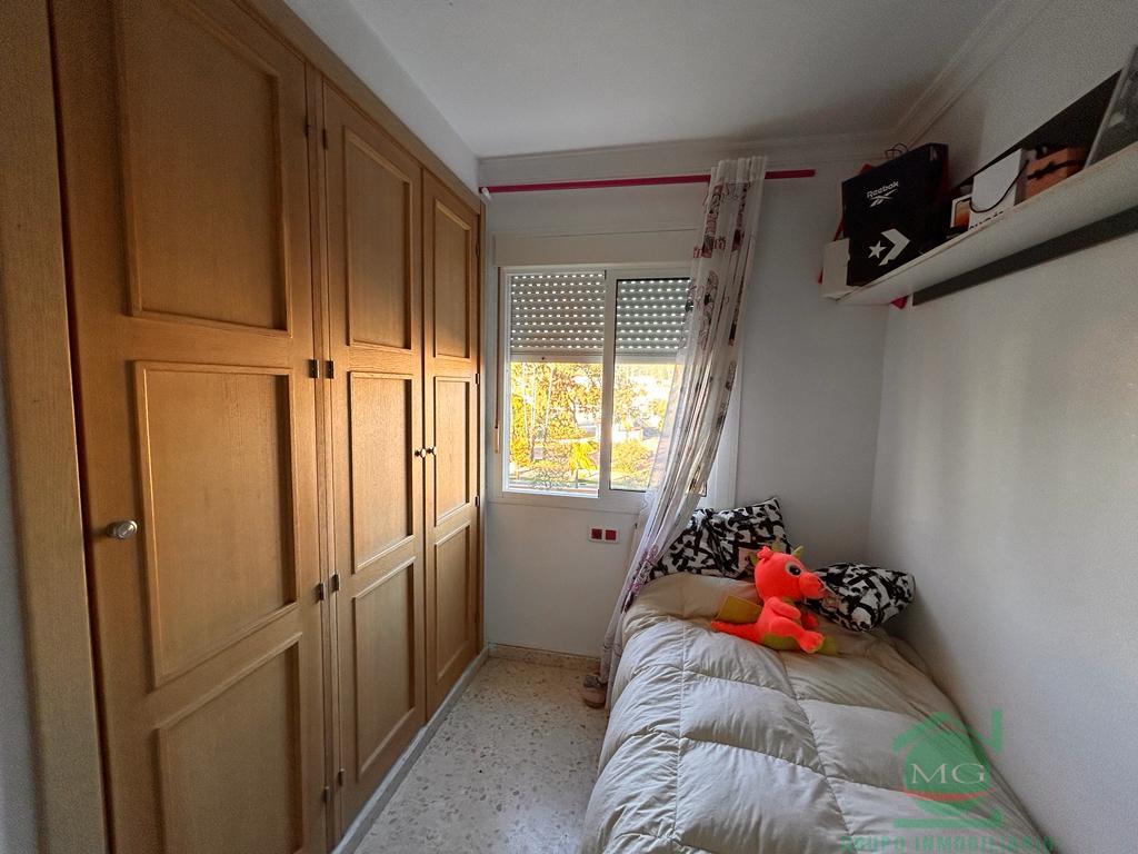 For sale of flat in Los Barrios