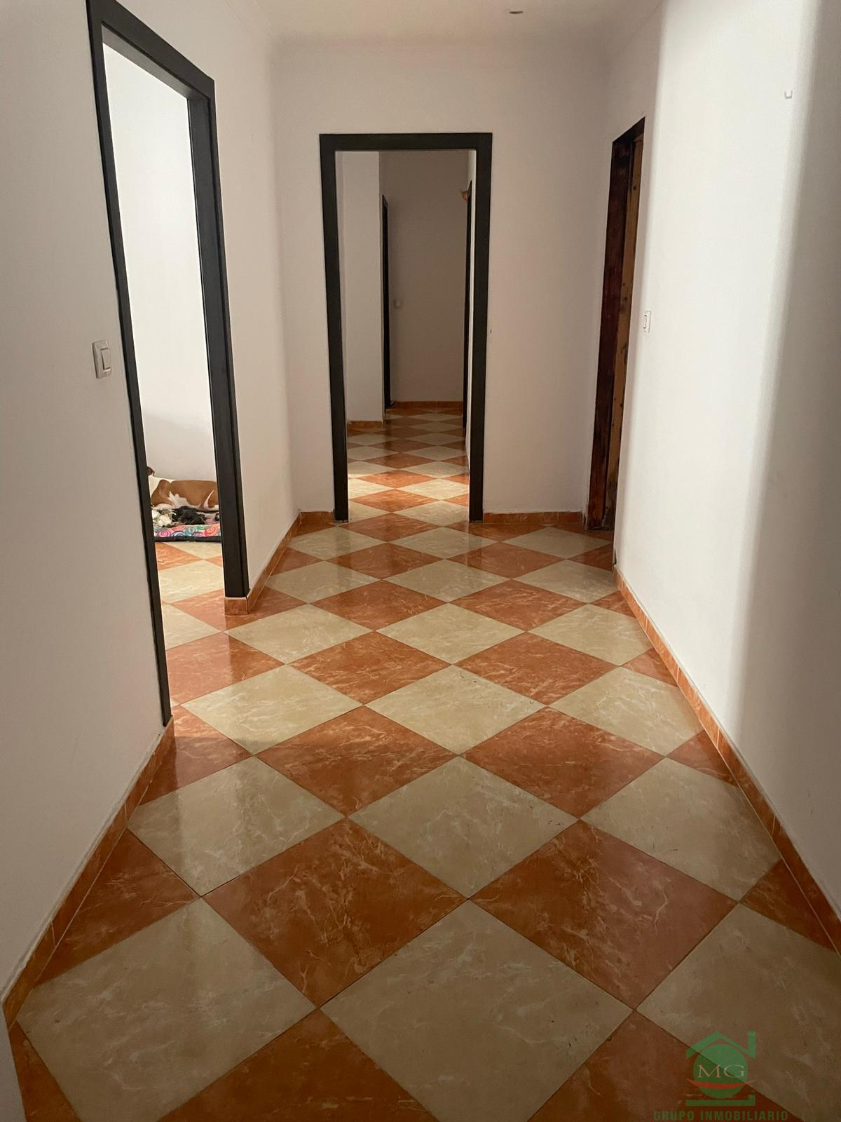 For sale of flat in La Linea de la Concepcion