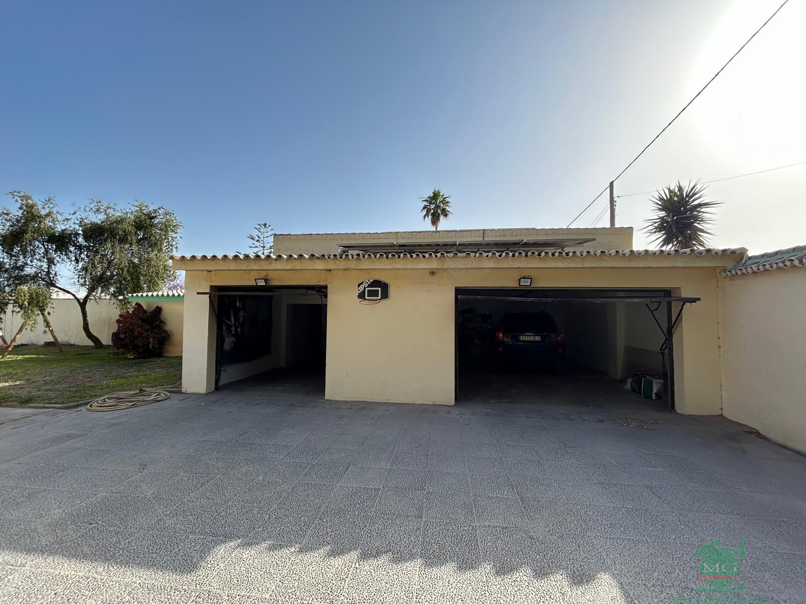 For sale of chalet in Los Barrios