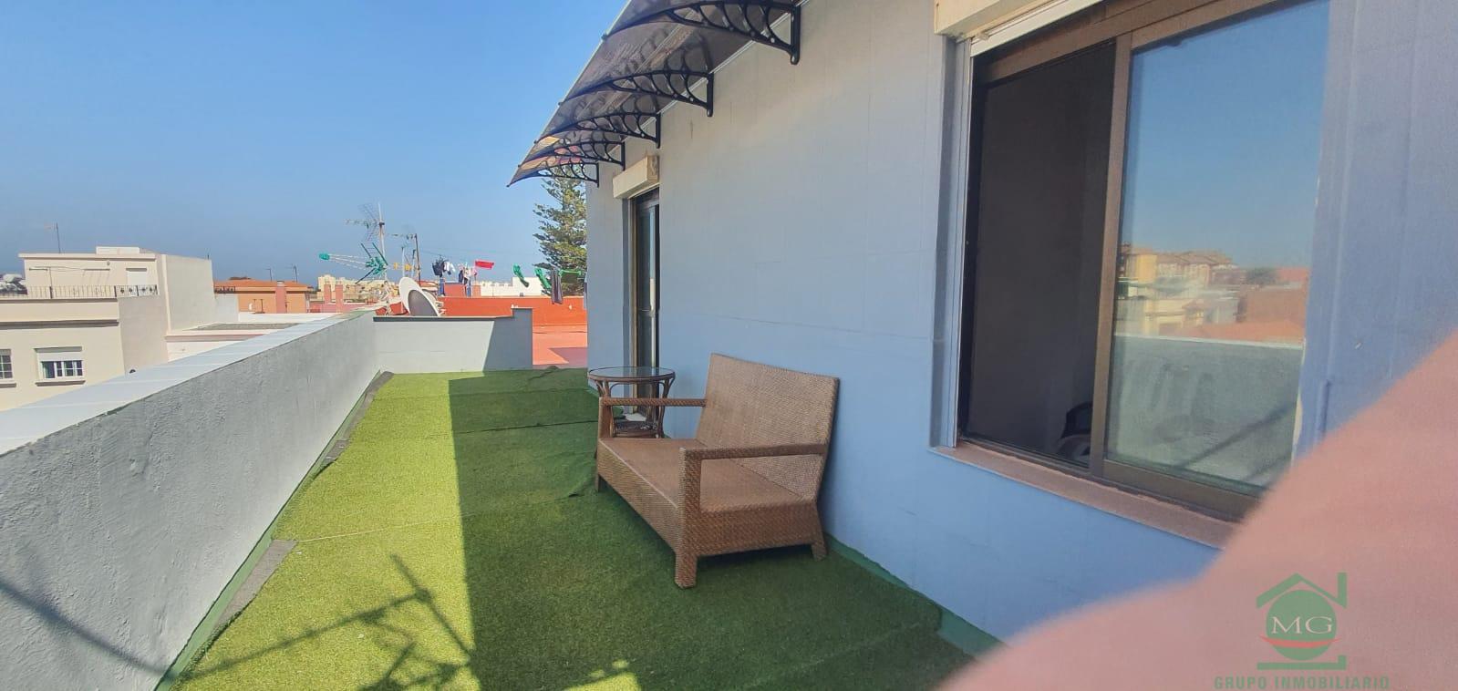 For sale of penthouse in La Linea de la Concepcion