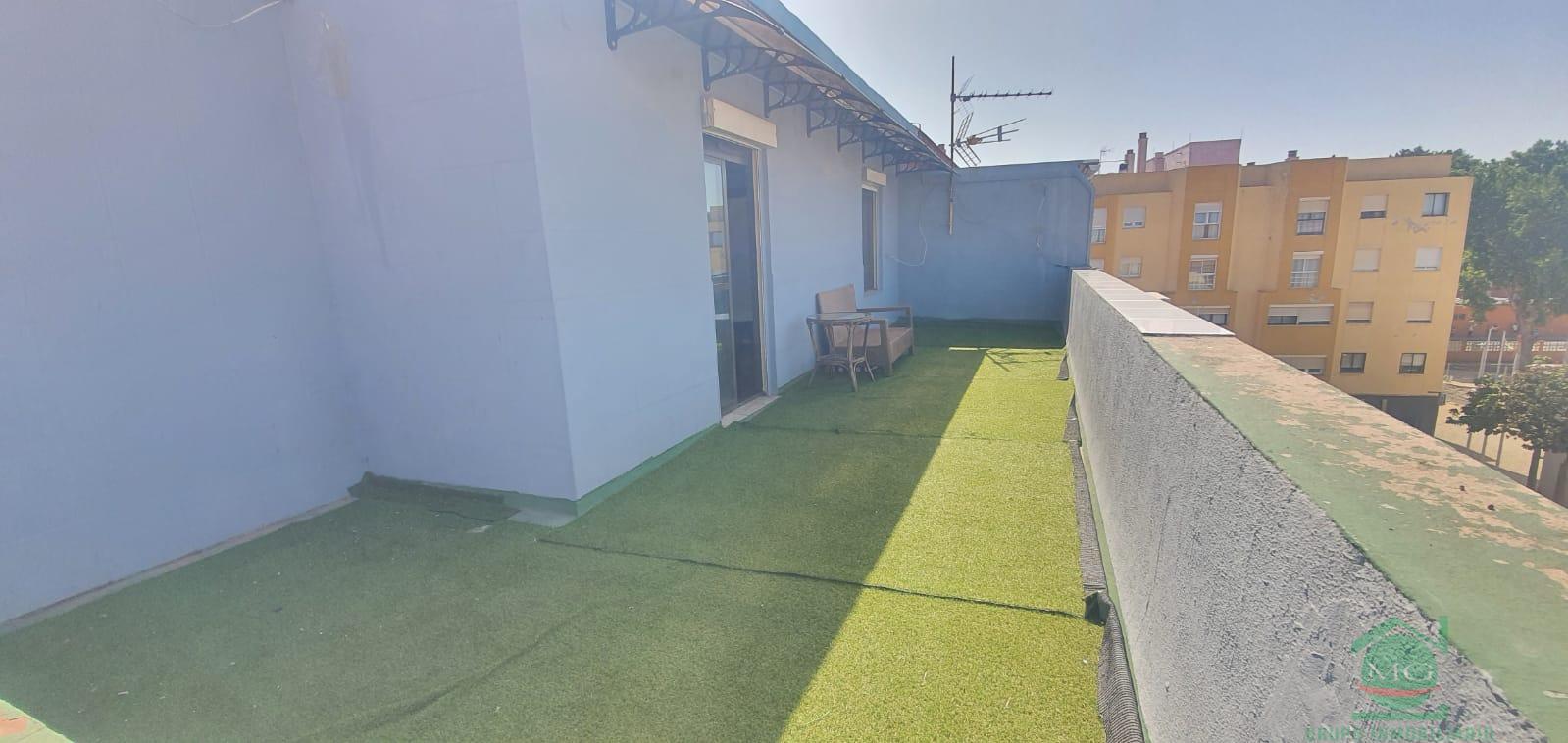 For sale of penthouse in La Linea de la Concepcion