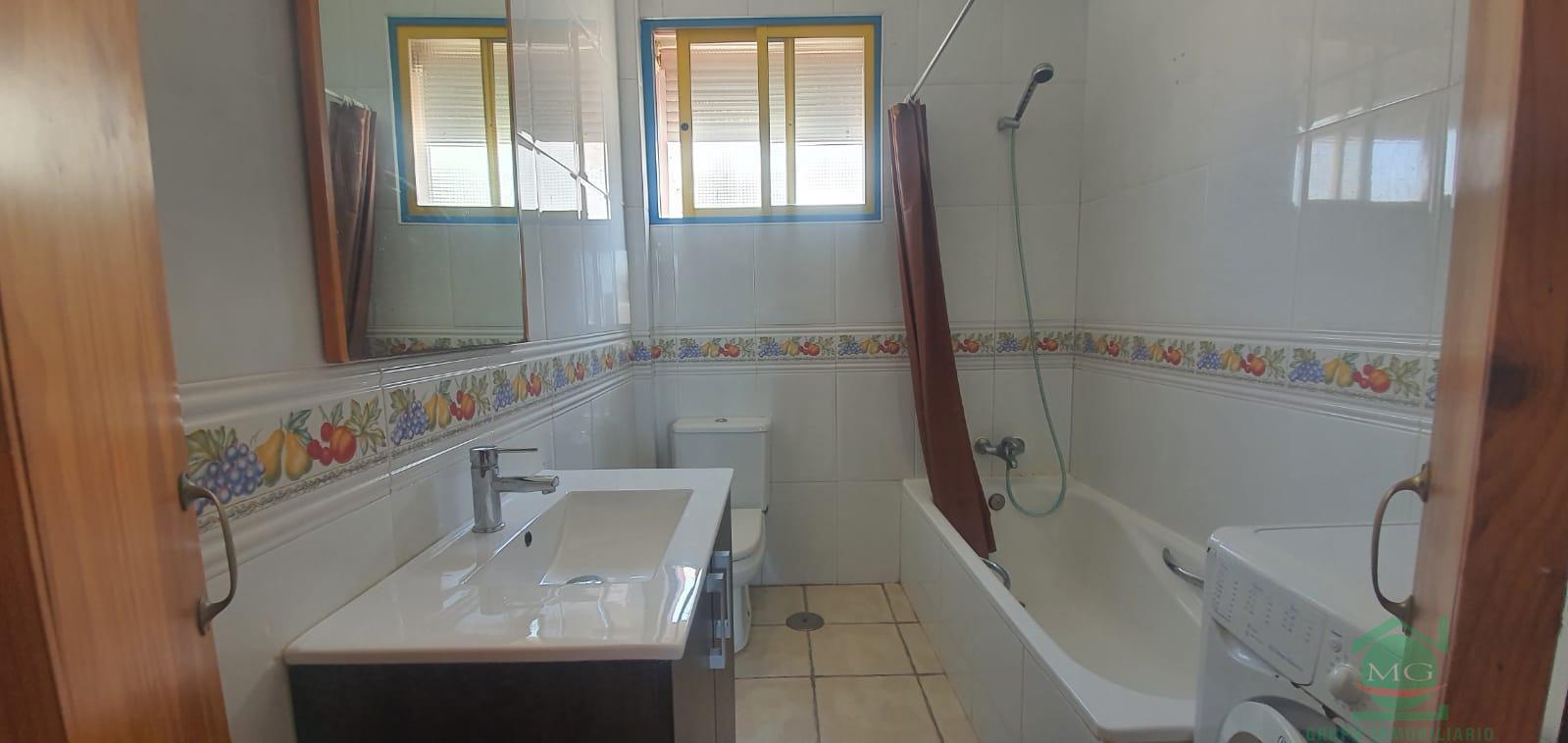 For sale of penthouse in La Linea de la Concepcion