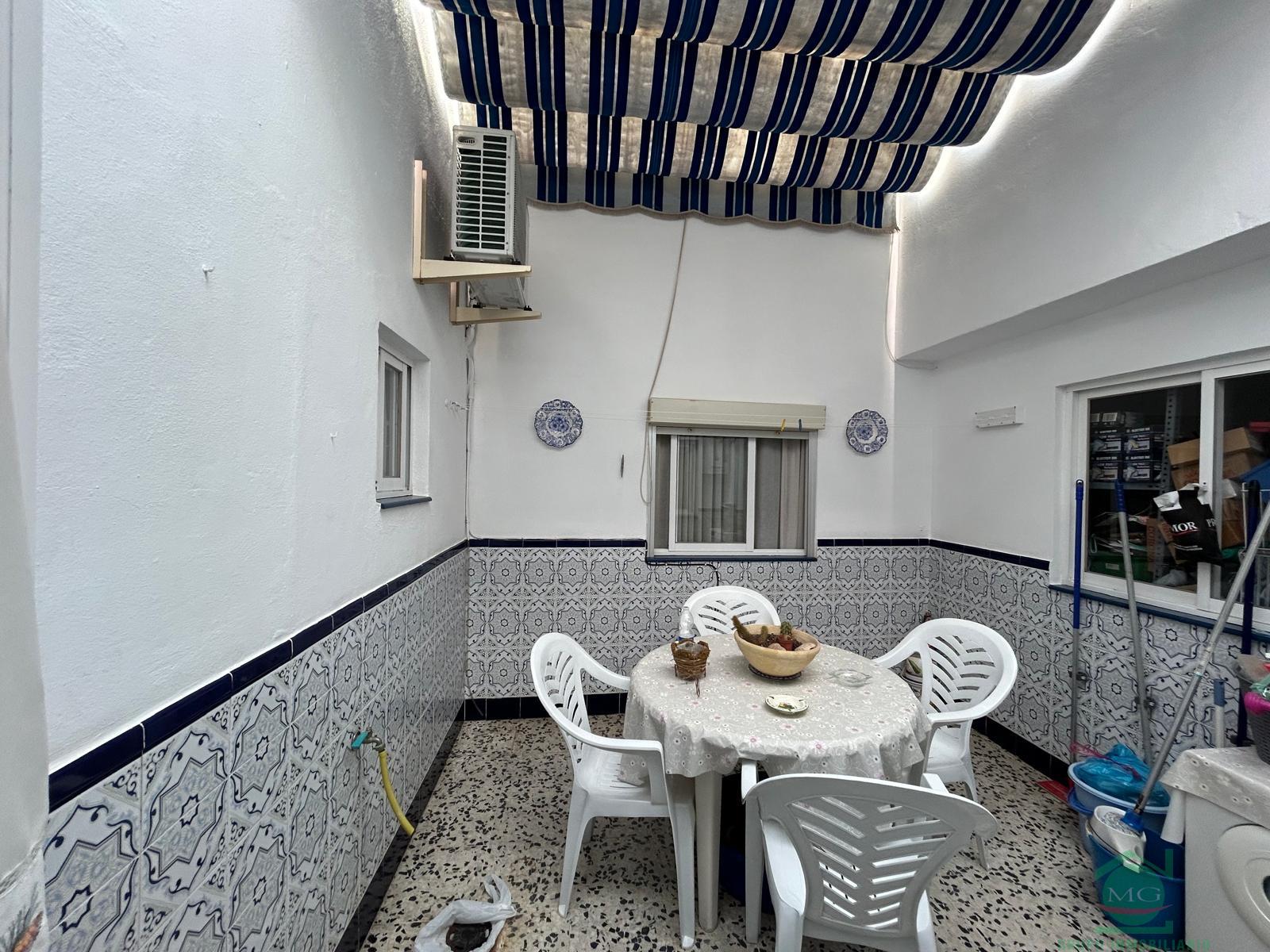 For sale of house in Los Barrios