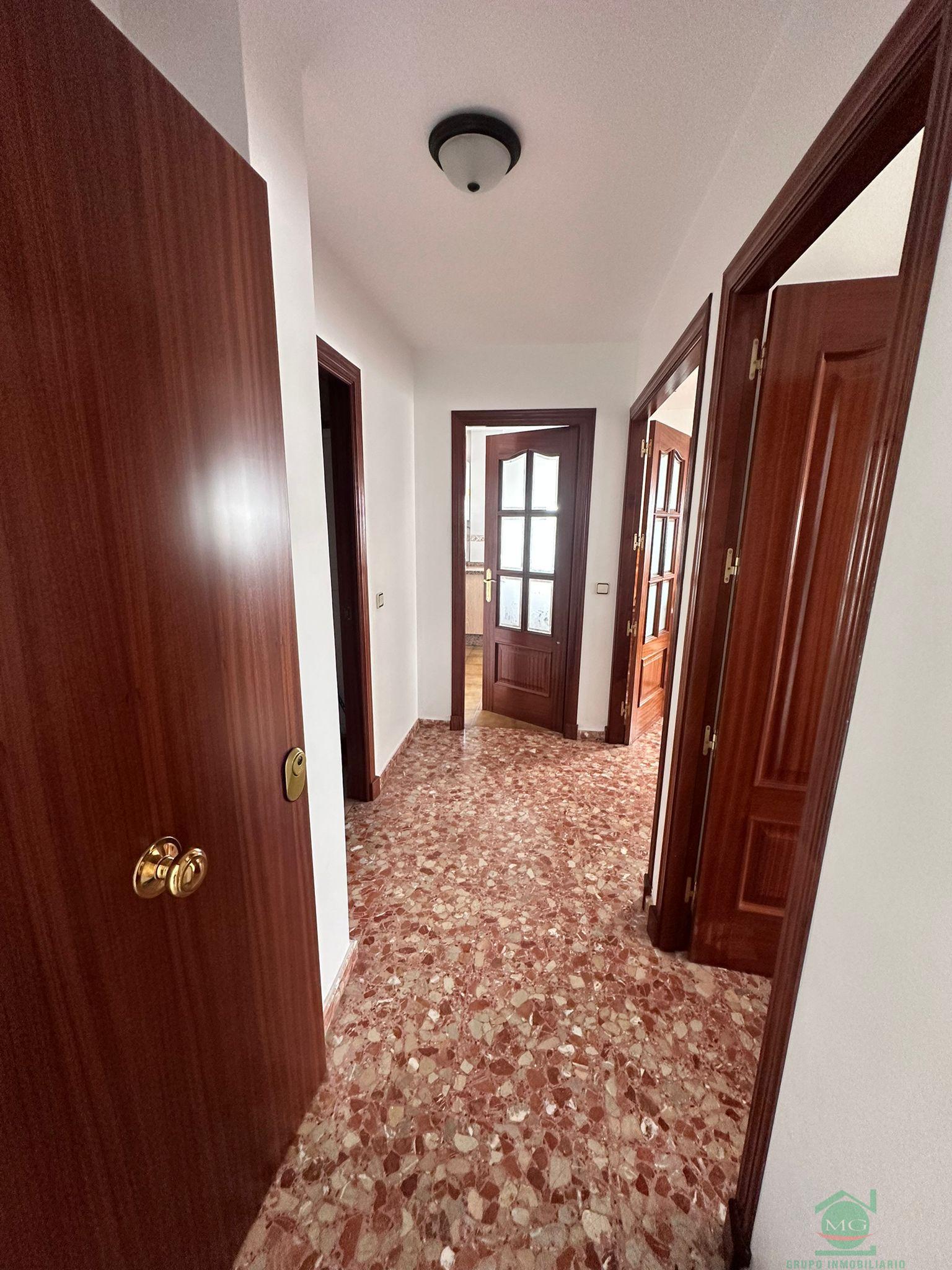 For sale of apartment in Alcalá de los Gazules