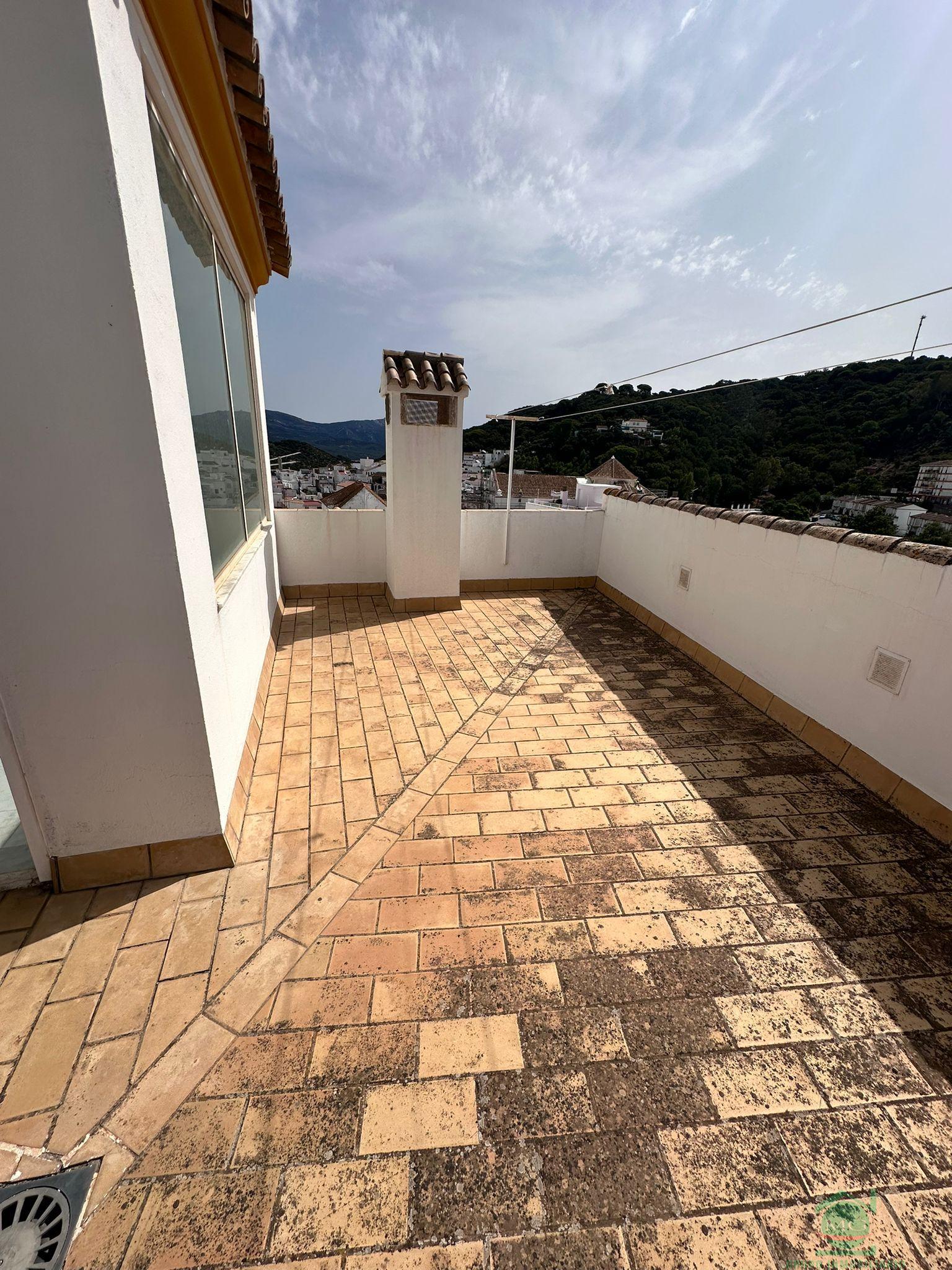 For sale of apartment in Alcalá de los Gazules